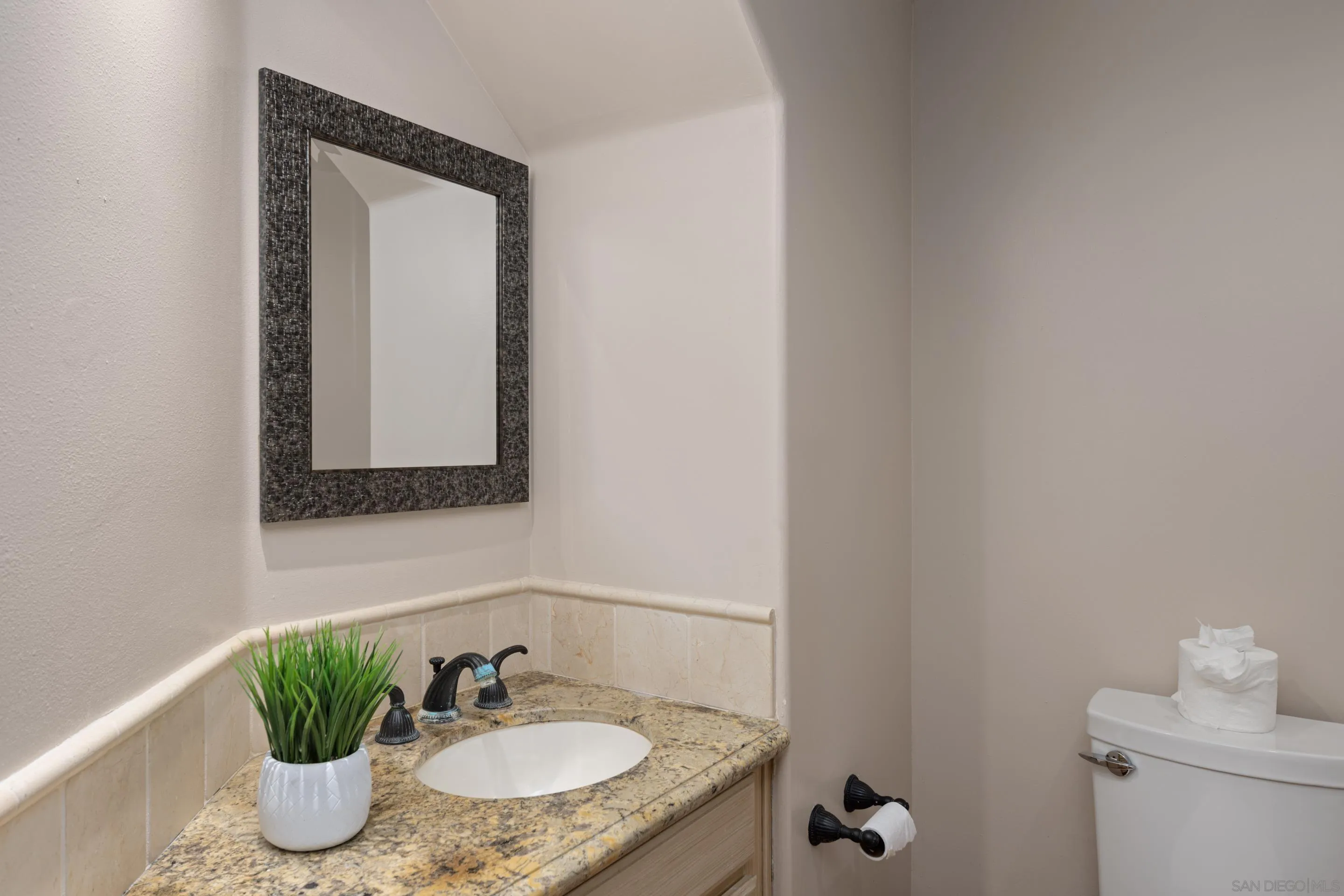 Photo #26: 250028171 Listing: Photo #26