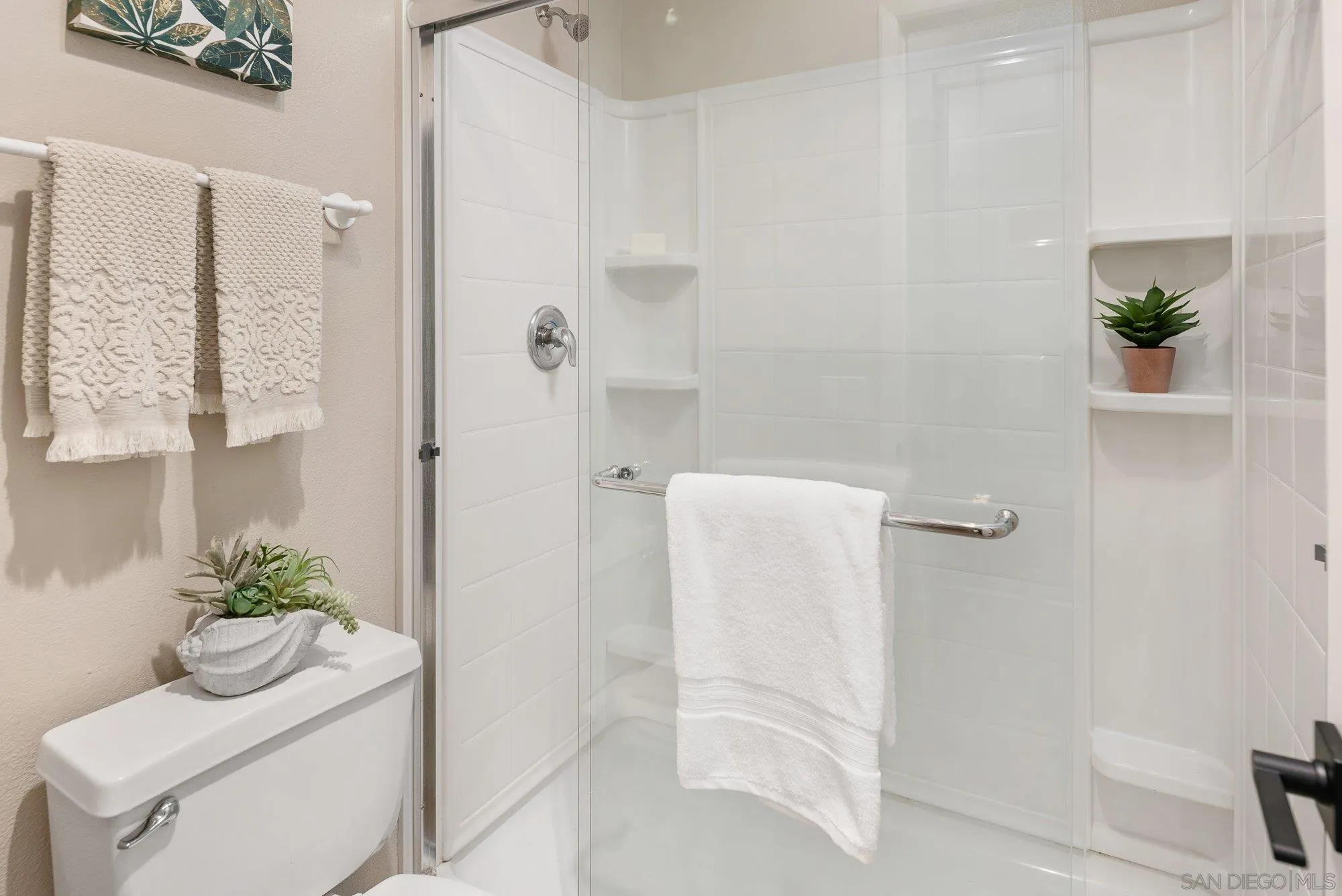 https://cdn.realtyfeed.com/cdn/127/250028190/53077a9b444ca5eed25733702d7b6b66.webp