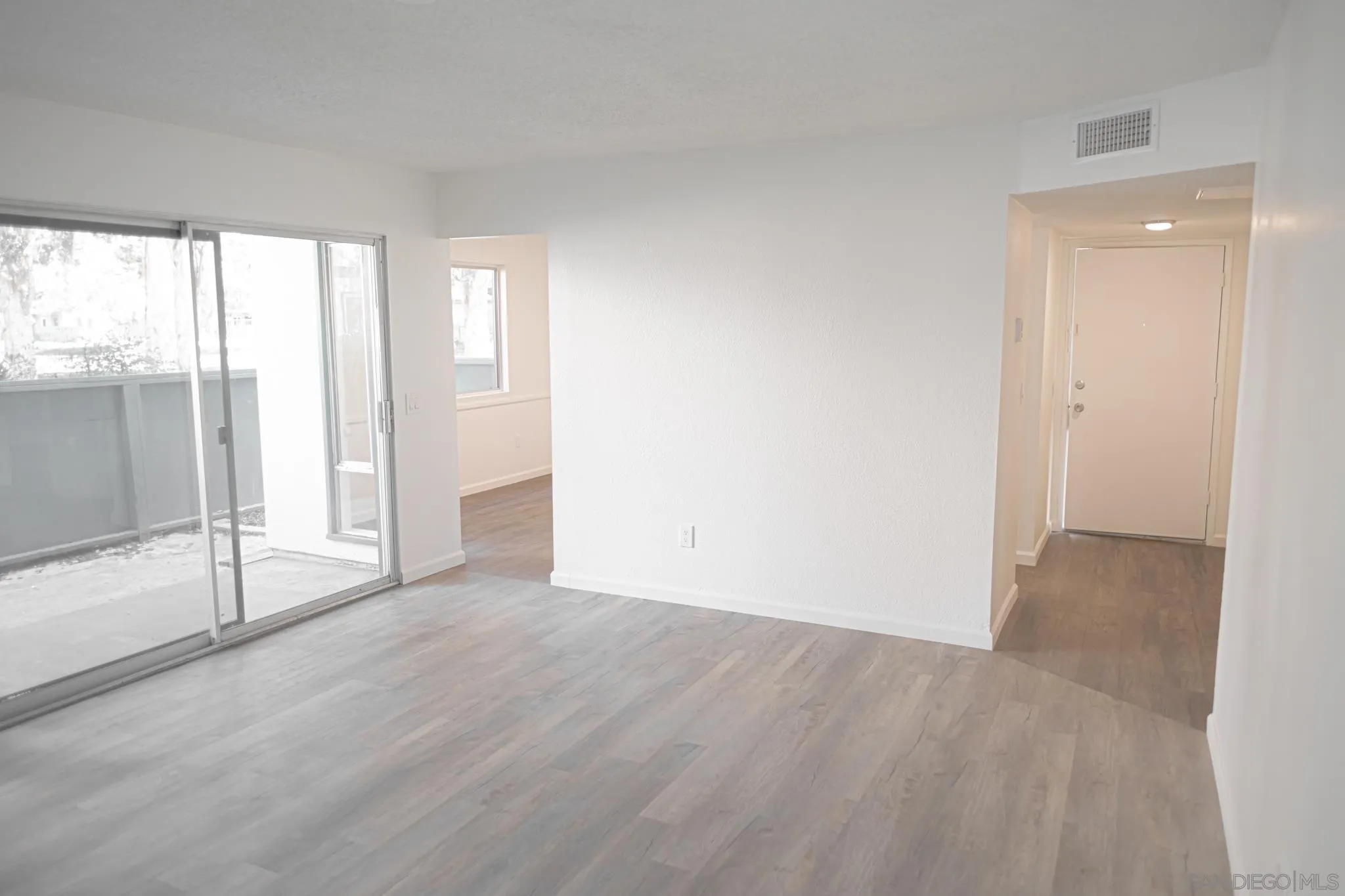 Photo #5: 250028191 Listing 