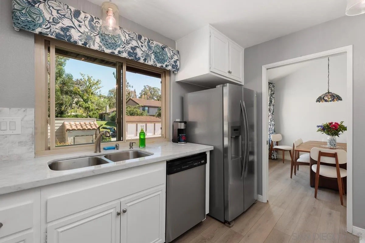 Photo #3: 250028200 Listing 