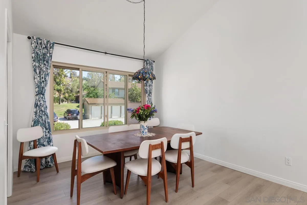 Photo #5: 250028200 Listing 