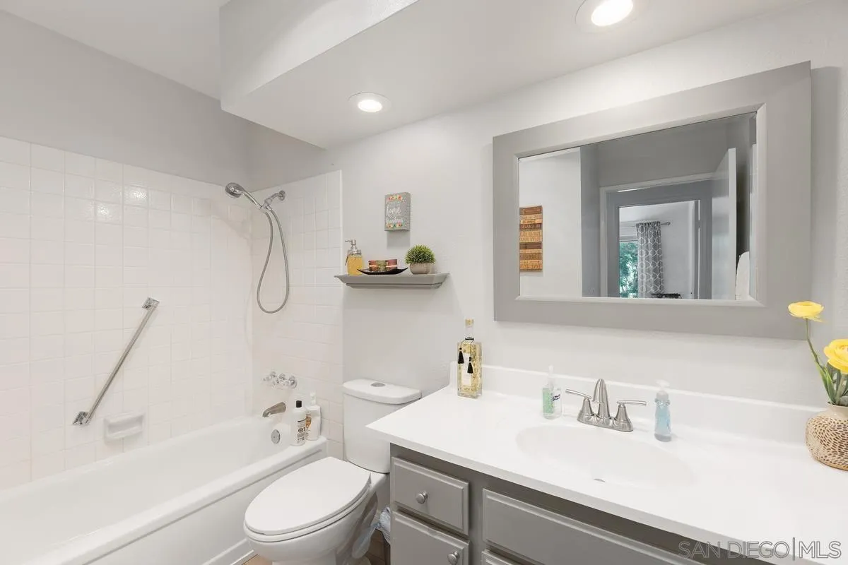 https://cdn.realtyfeed.com/cdn/127/250028200/623137235c56afa5737ff6ab94617283.webp