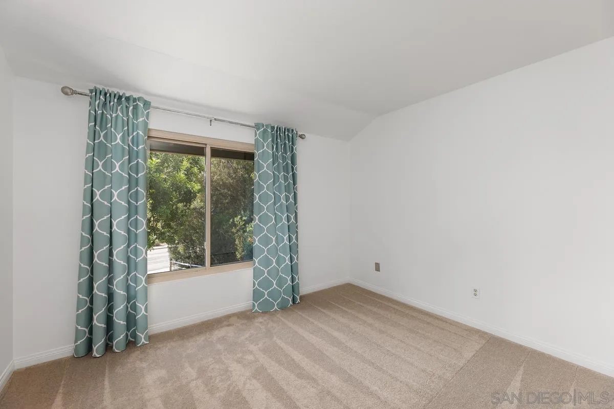https://cdn.realtyfeed.com/cdn/127/250028200/a5d04ed85c53132220b7b82922136d48.webp