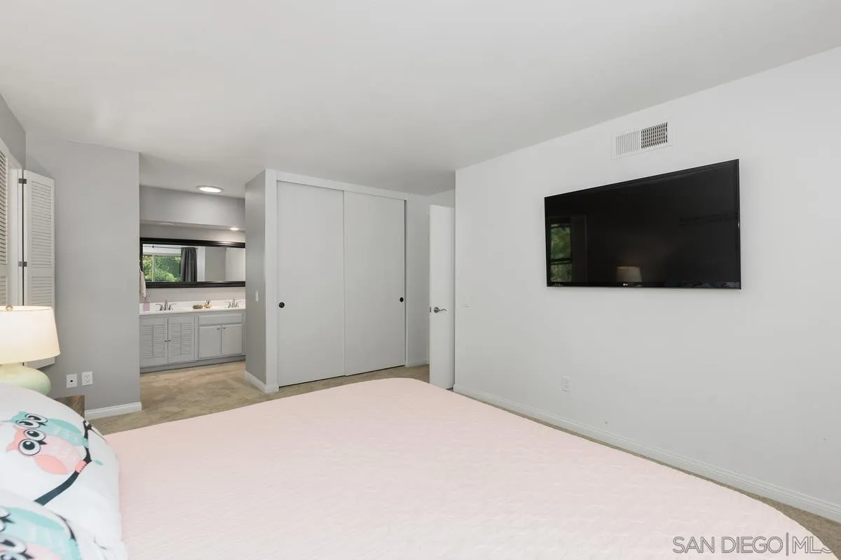 Photo #15: 250028200 Listing: Photo #15