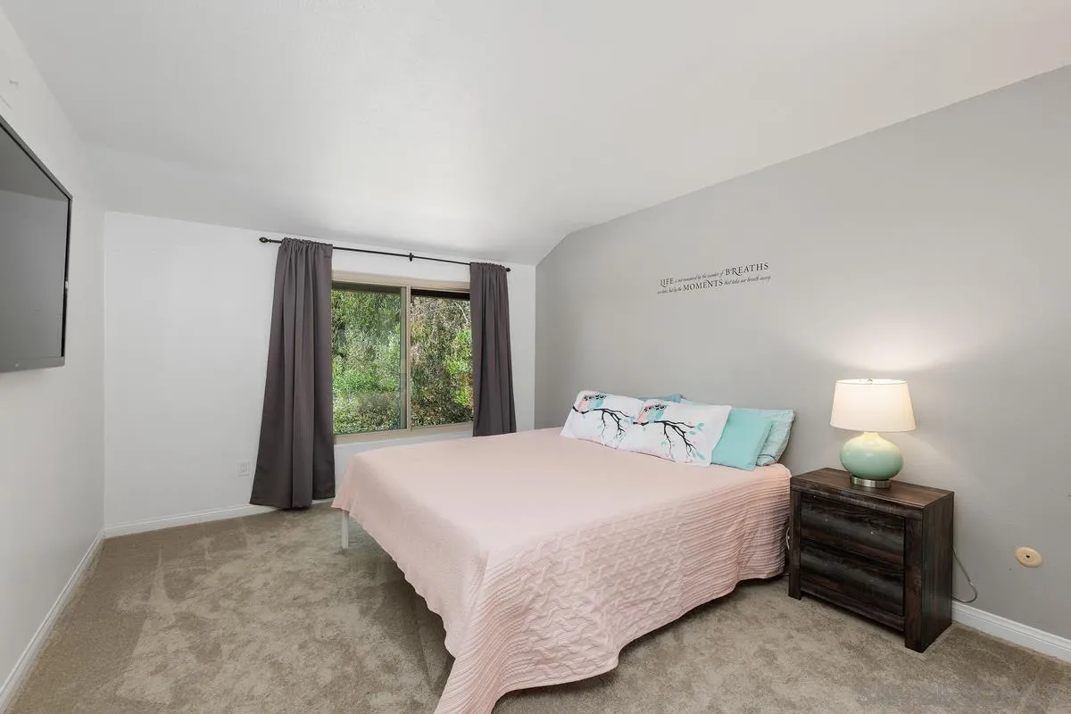 Photo #4: 250028200 Listing 