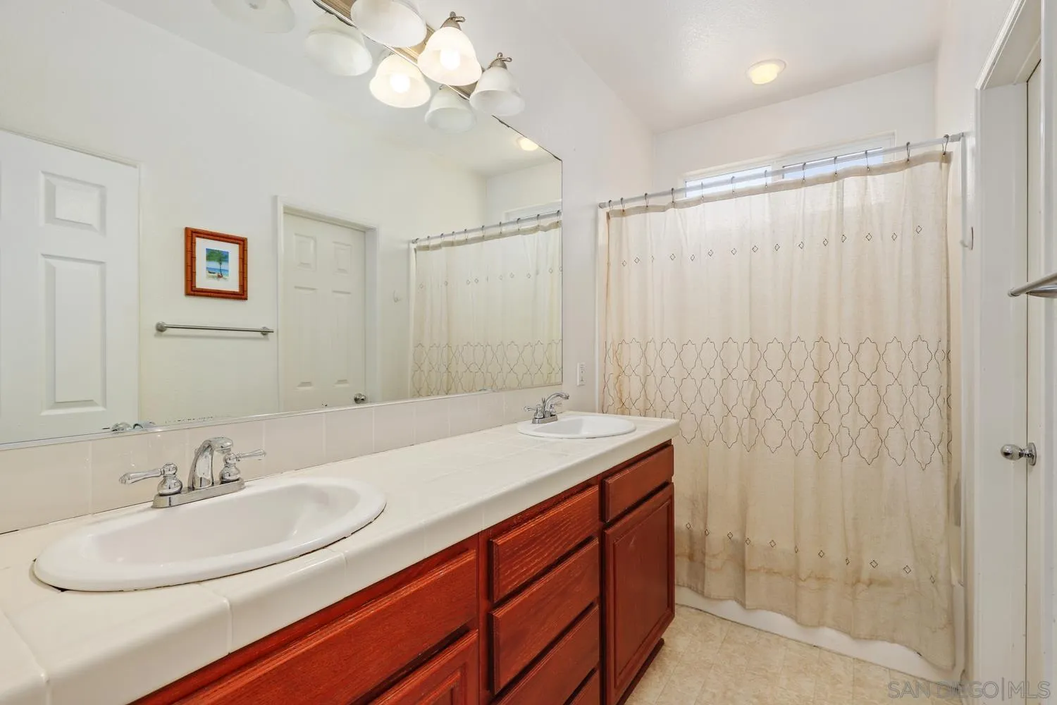 Photo #16: 250028201 Listing: Photo #16