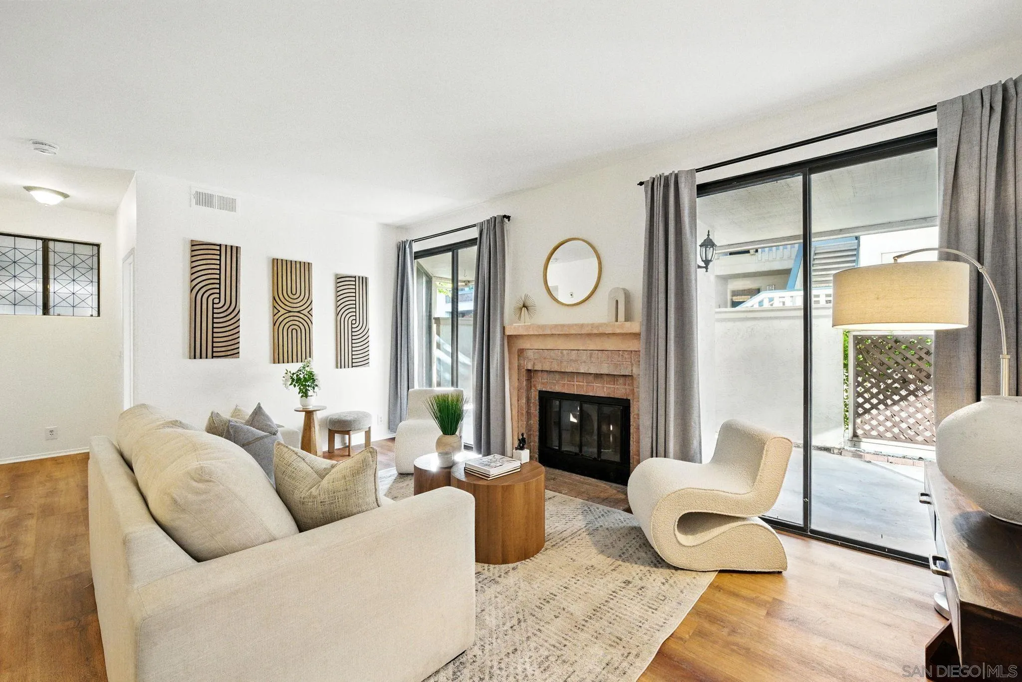 Photo #2: 250028243 Listing 