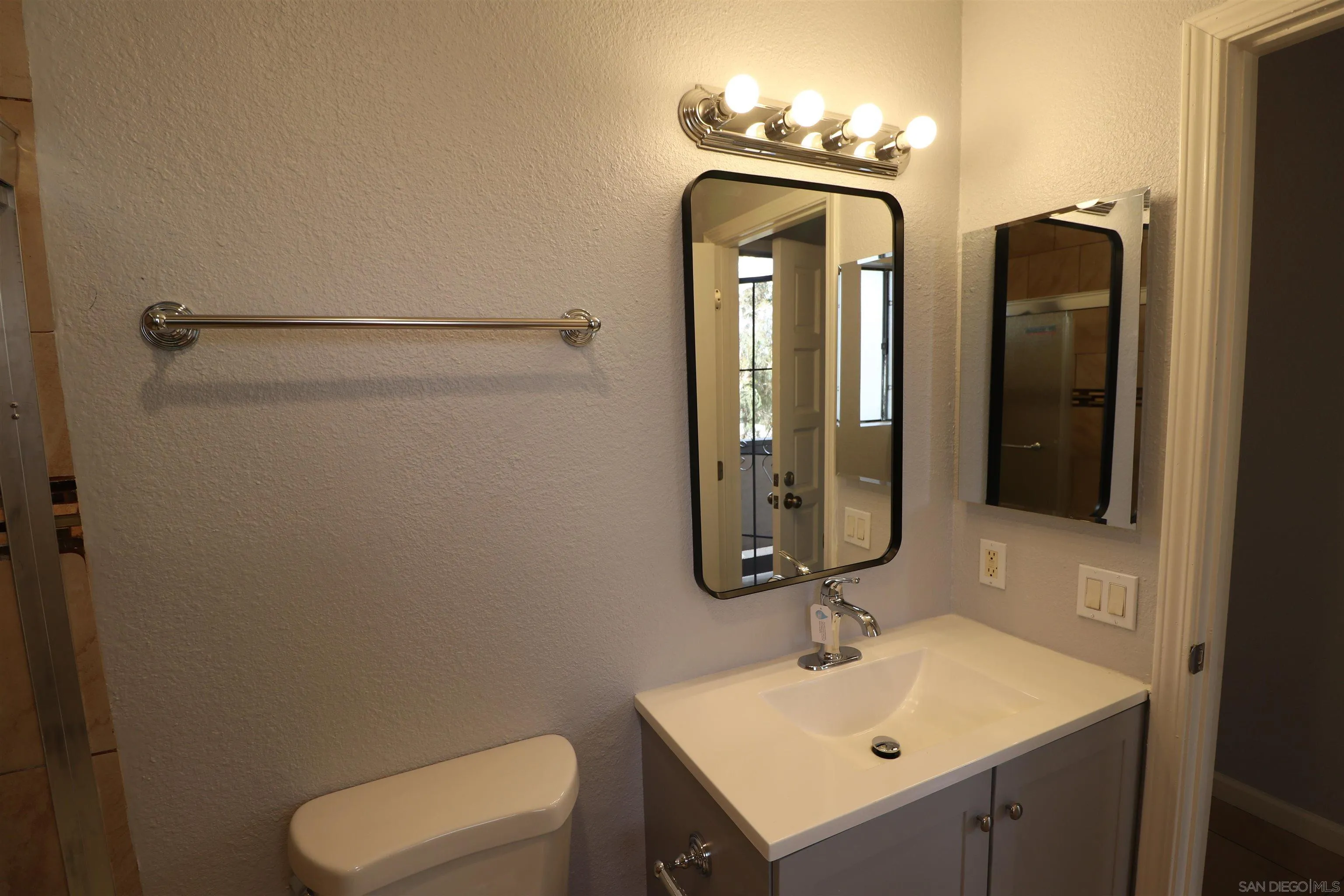 https://cdn.realtyfeed.com/cdn/127/250028254/ffc46a65fffd1eb720b671f33f111fce.webp