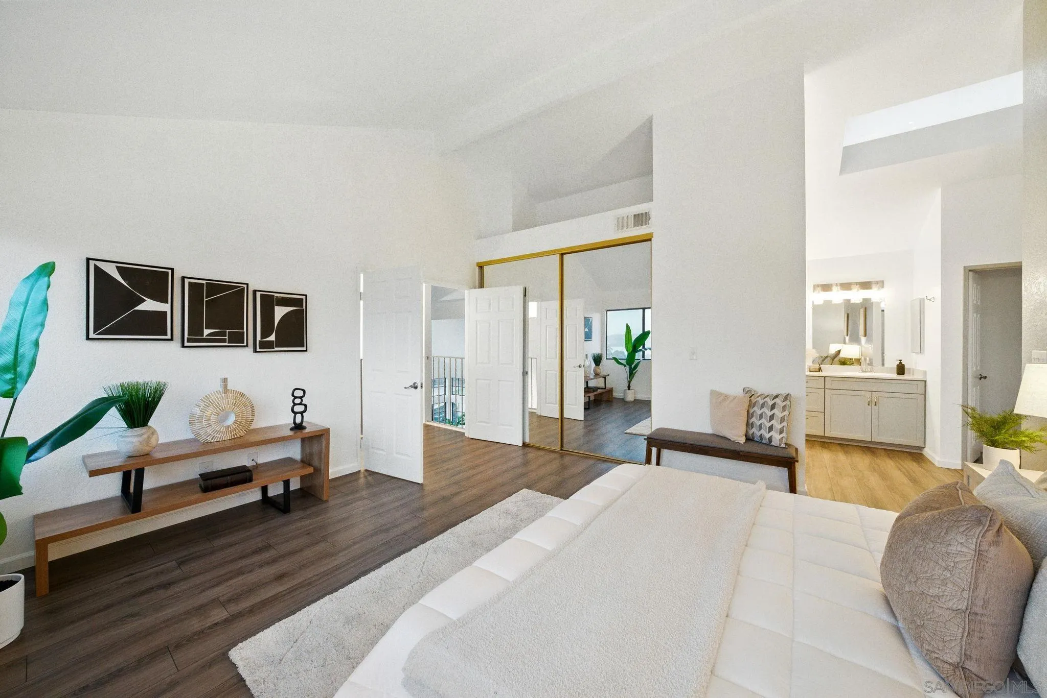 https://cdn.realtyfeed.com/cdn/127/250028284/93b40022c9ef895b55a30b673650c087.webp
