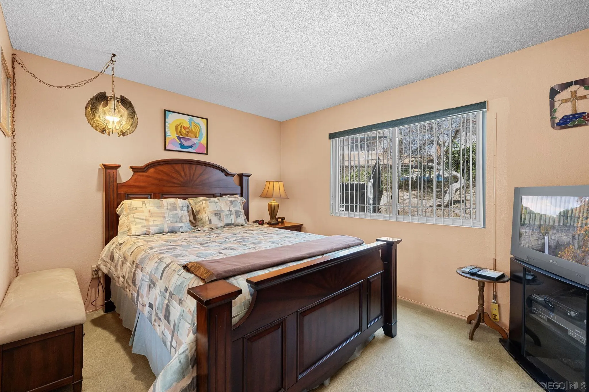 https://cdn.realtyfeed.com/cdn/127/250028287/164dfe04606d8c2fddf157fd78182099.webp