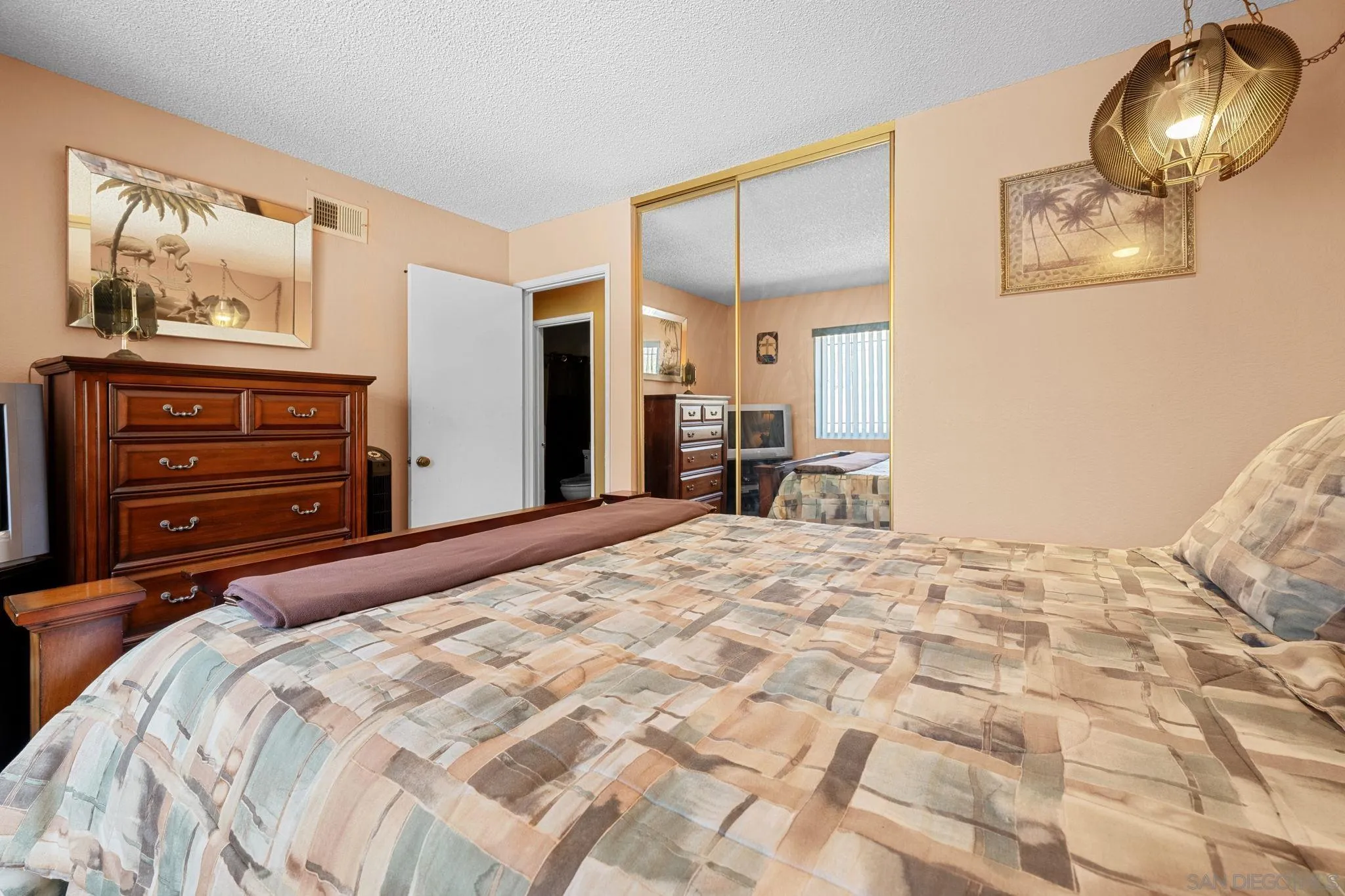 https://cdn.realtyfeed.com/cdn/127/250028287/5e3752c0bf6d07c7b4e3743345df1b2b.webp