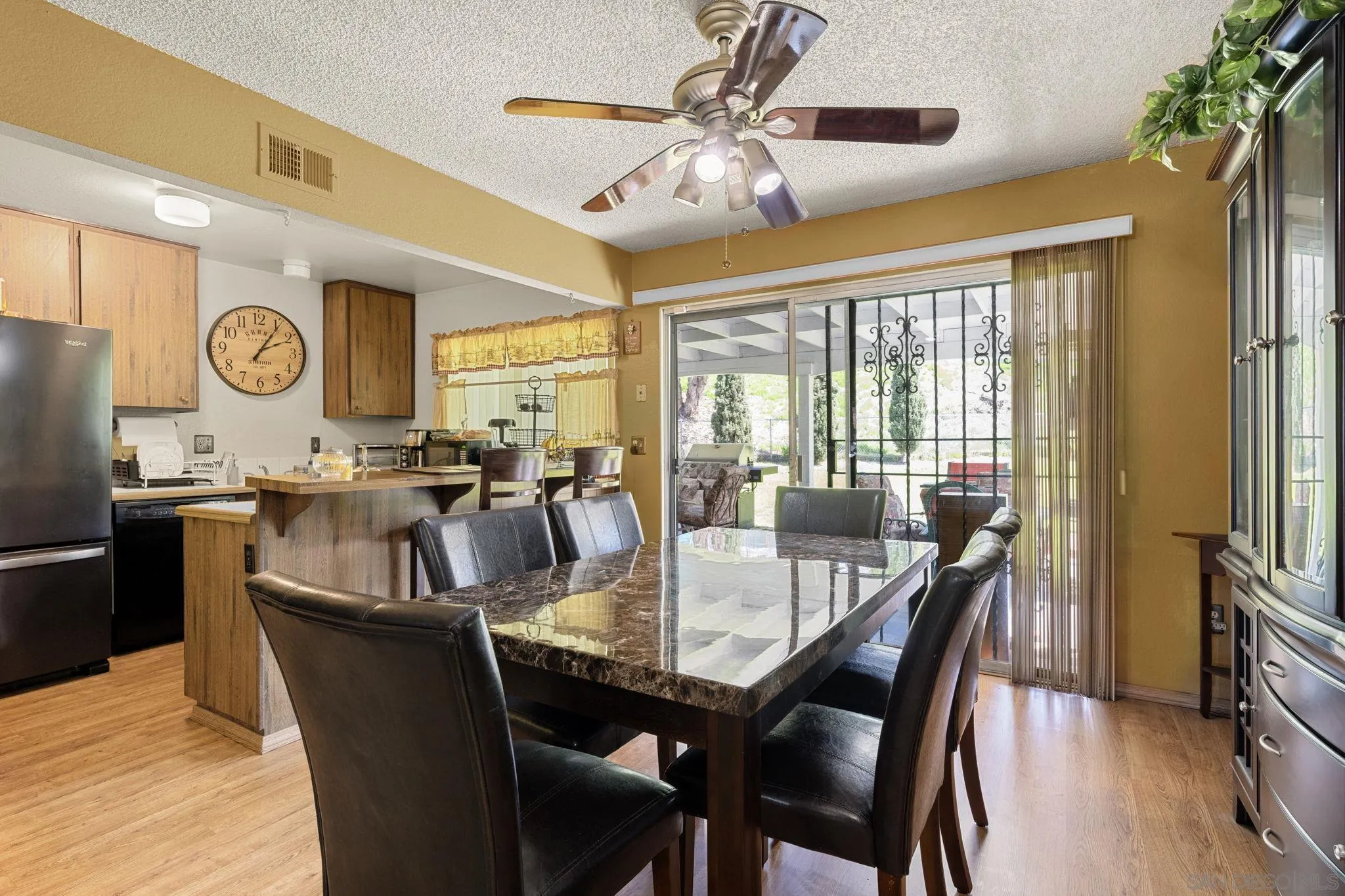 https://cdn.realtyfeed.com/cdn/127/250028287/7d4c6fa4058e7c4b8220e6f5ddbaaa11.webp