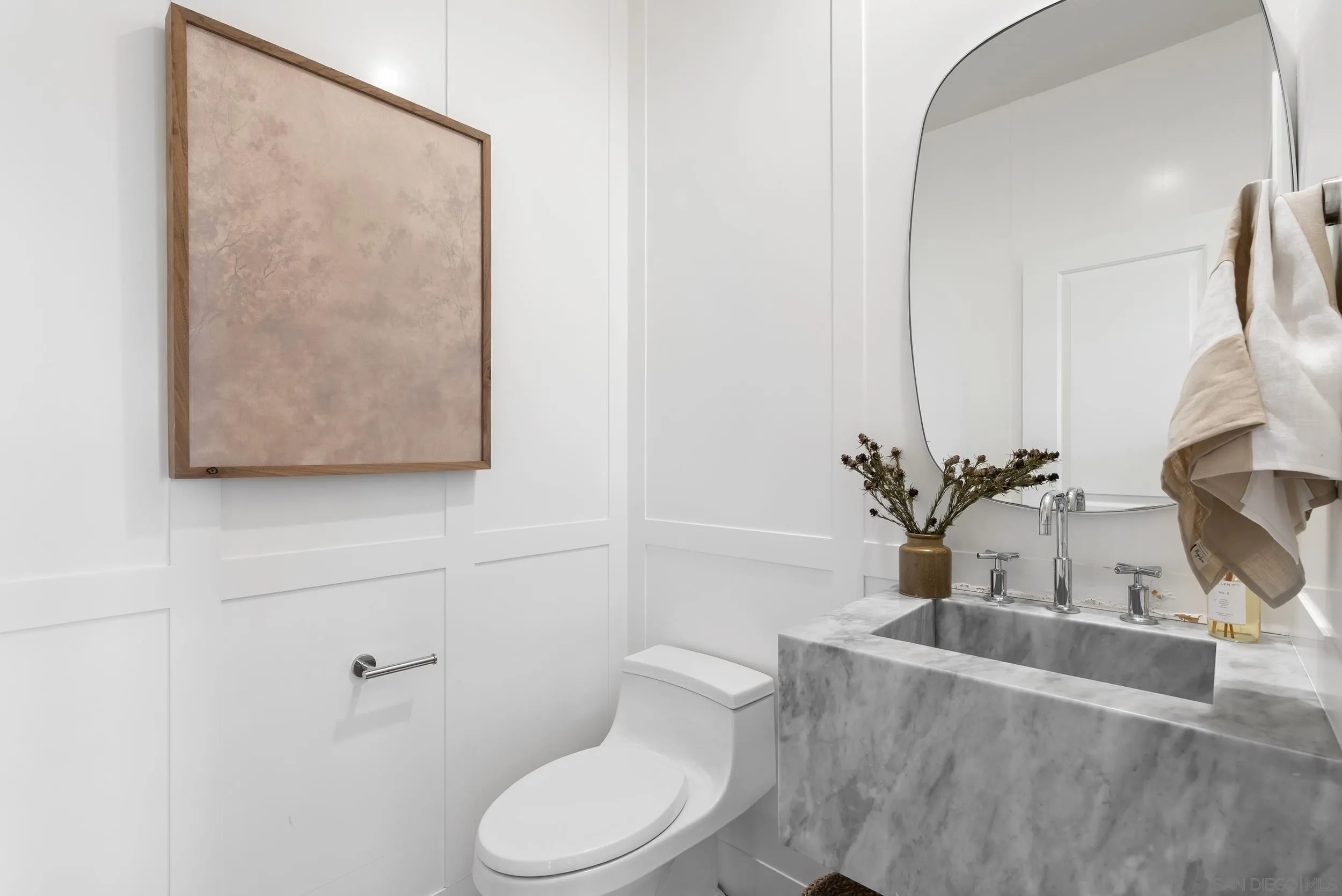 https://cdn.realtyfeed.com/cdn/127/250028303/3c67575517cff3b58896ebe80856053c.webp