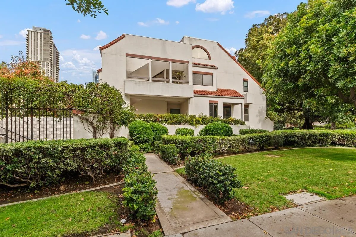 More Details about MLS # 250028307 : 701 KETTNER UNIT 3