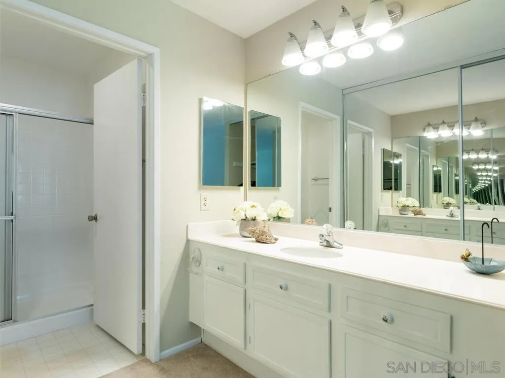 https://cdn.realtyfeed.com/cdn/127/250028311/394612765b68ee1fde21730be29113b6.webp