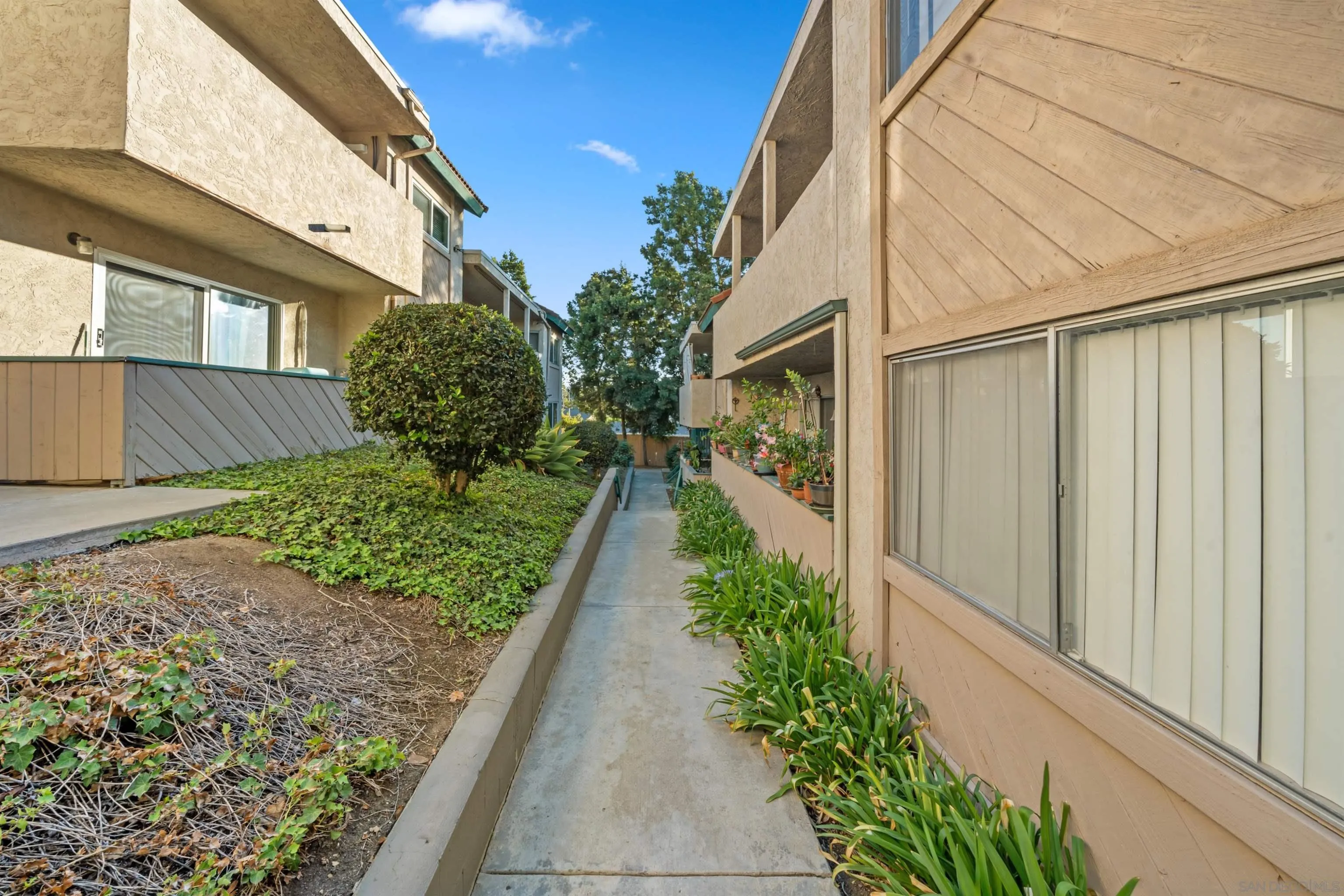 https://cdn.realtyfeed.com/cdn/127/250028313/80681996ff11ed4eebded9923e91a72c.webp