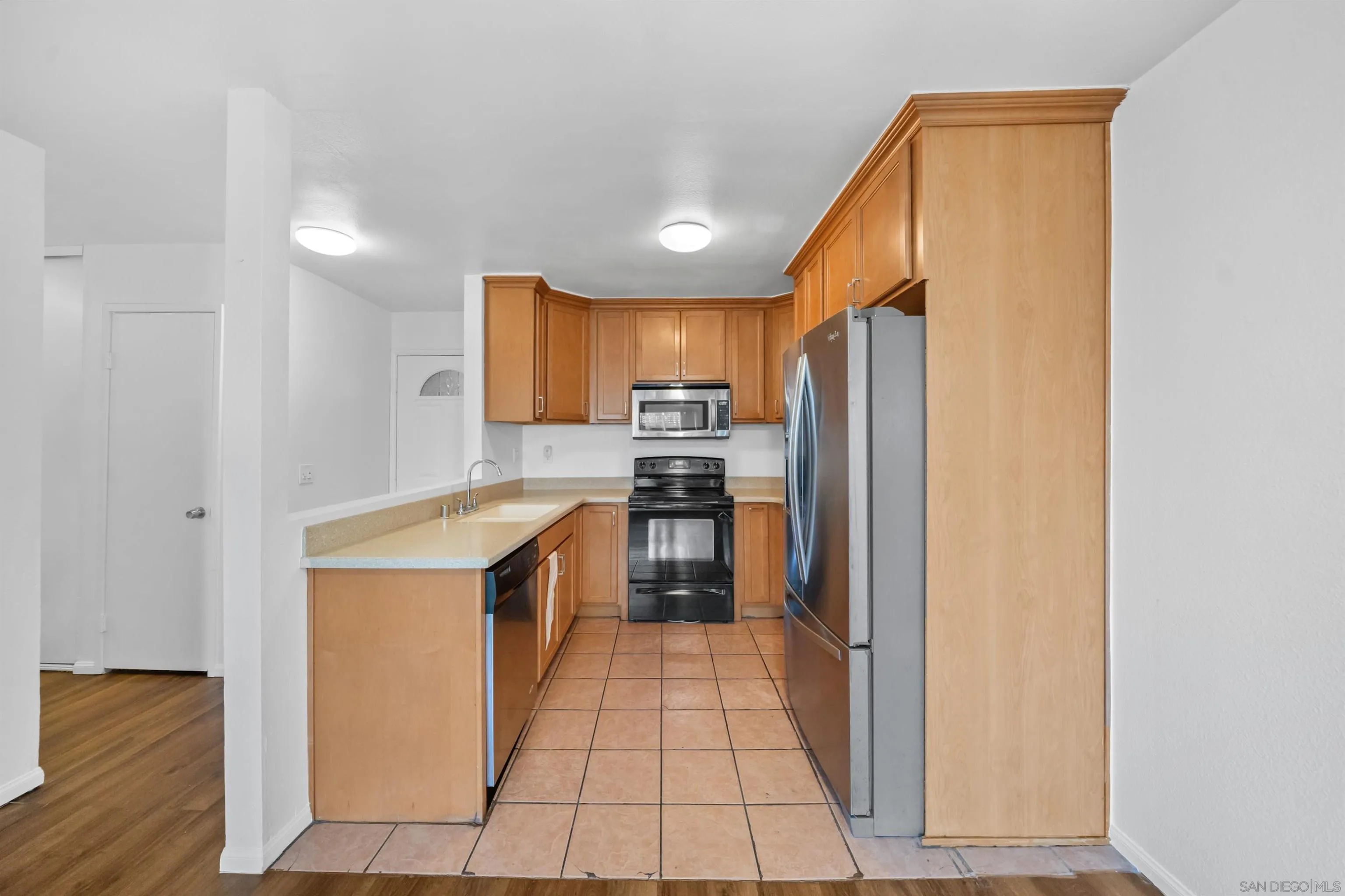 https://cdn.realtyfeed.com/cdn/127/250028313/bf6266da0c72454dbfaf819ae1836ff5.webp