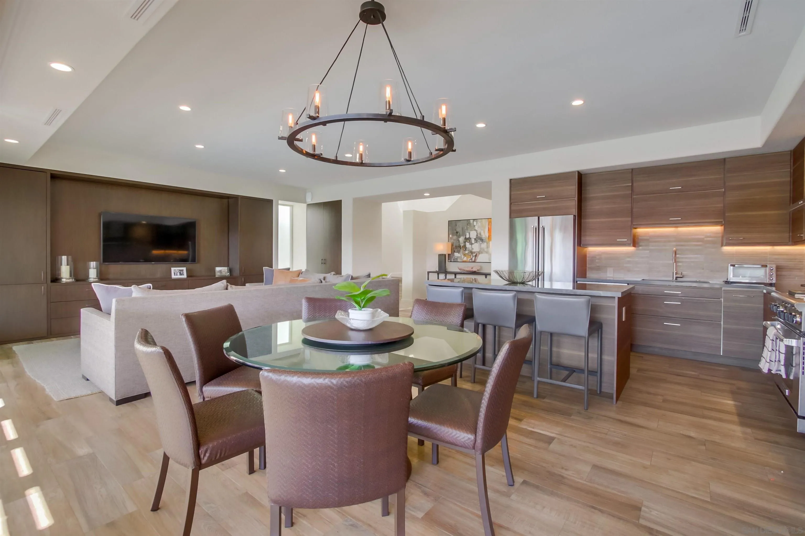 https://cdn.realtyfeed.com/cdn/127/250028315/3910174ced9add9a9f2f0ce7b92fb84a.webp