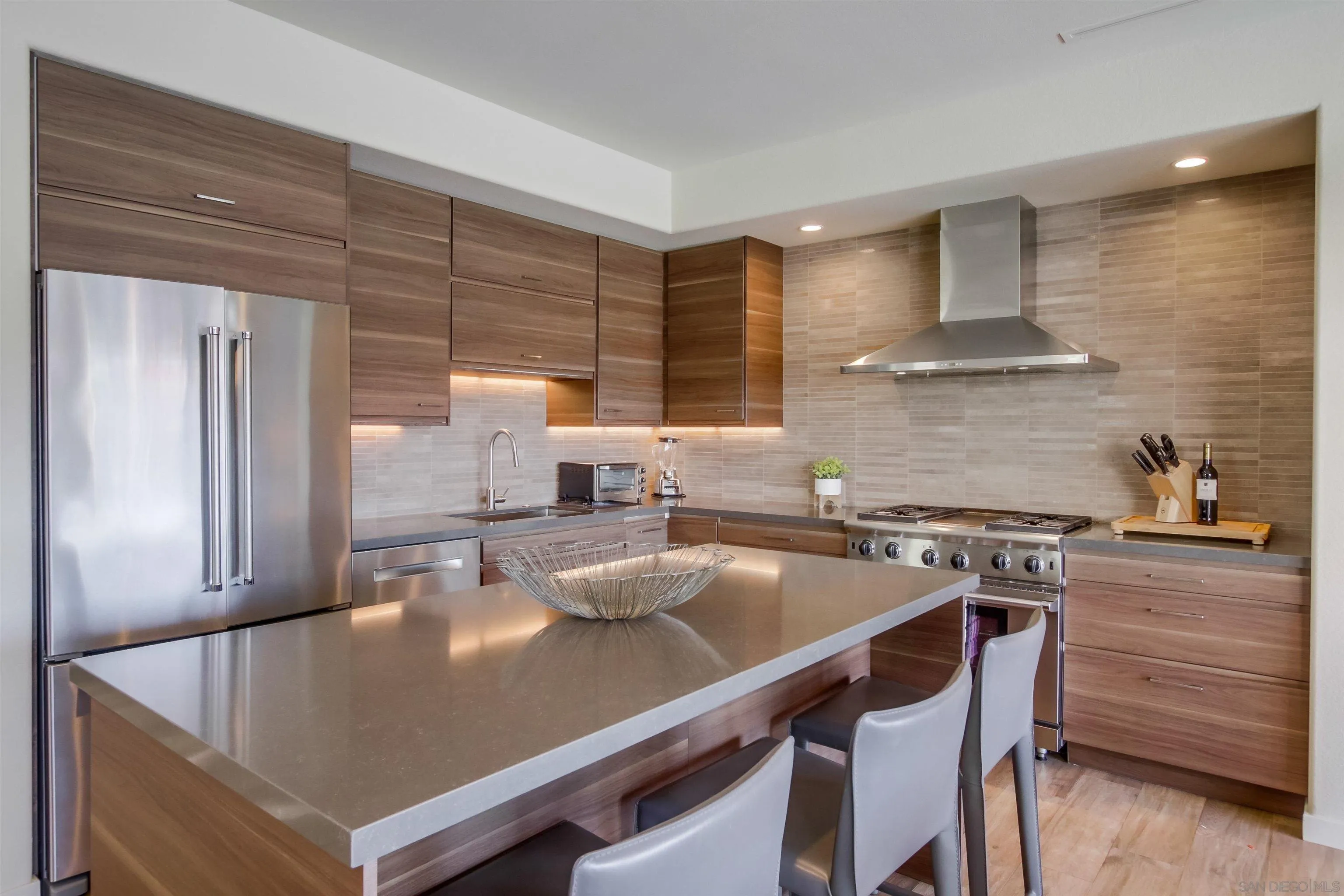 https://cdn.realtyfeed.com/cdn/127/250028315/7a6ddcfd1bfa65160d3852a0a695426e.webp