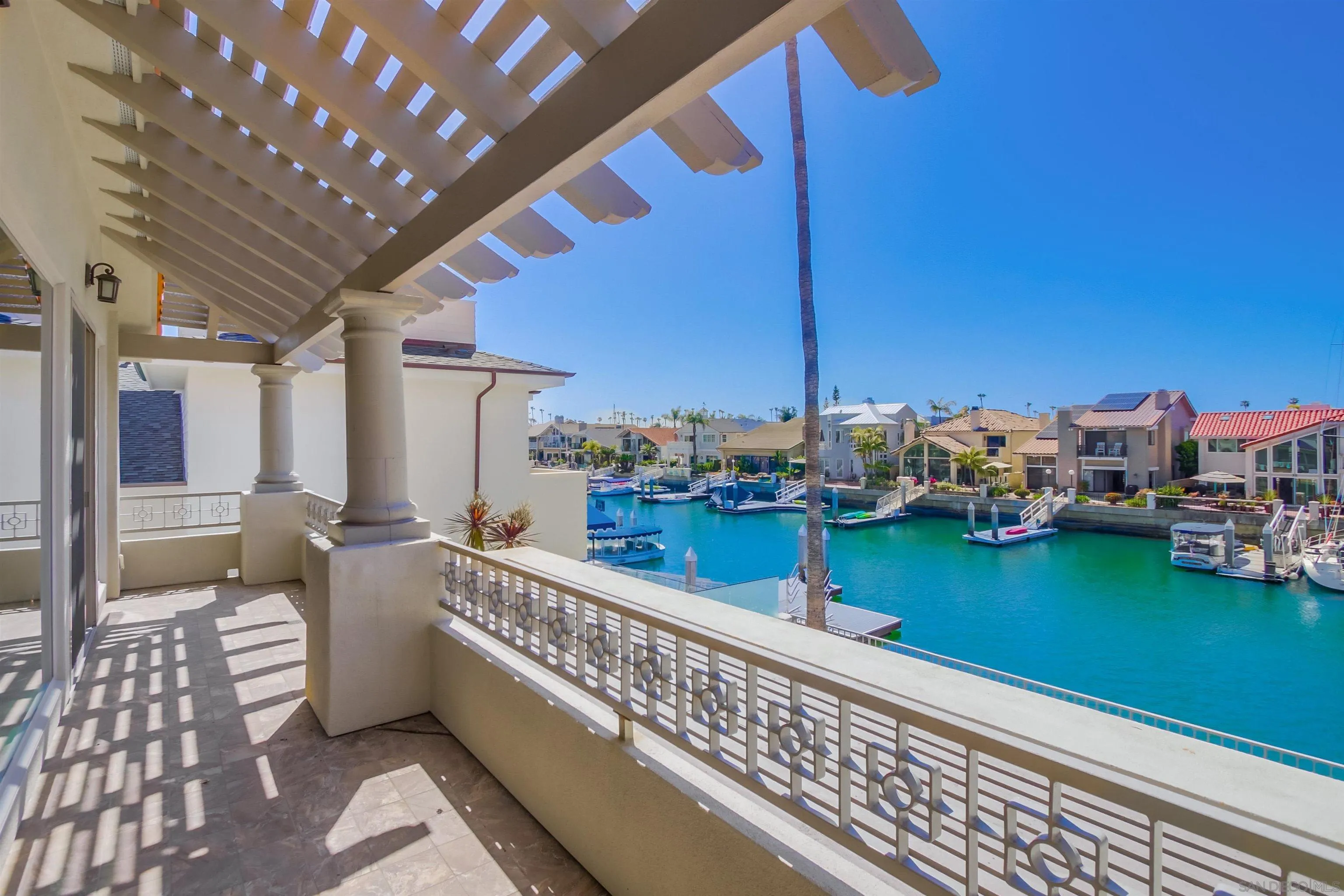 https://cdn.realtyfeed.com/cdn/127/250028315/90ca2c206ef9a05c4c895677875ec3c5.webp