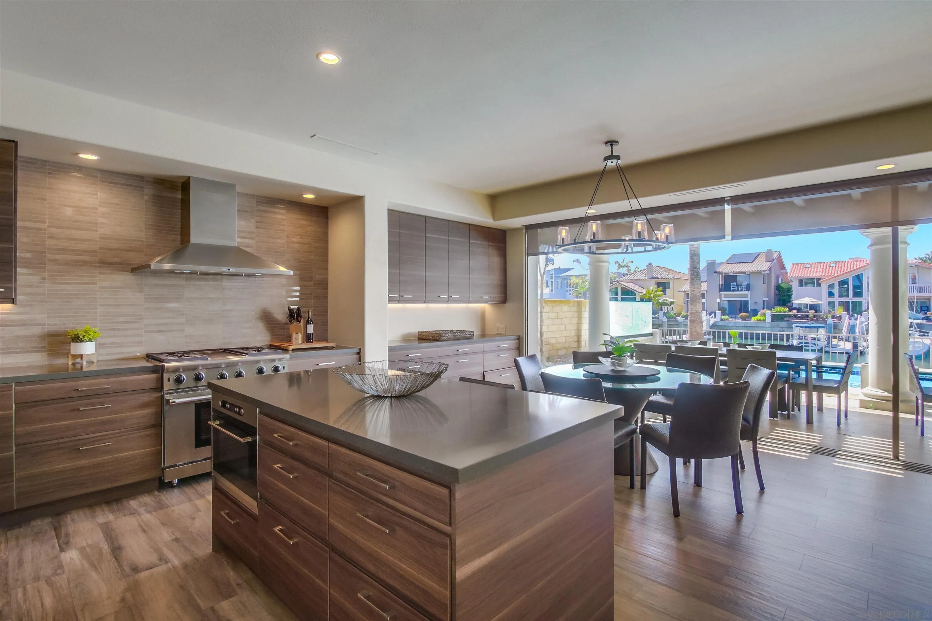 https://cdn.realtyfeed.com/cdn/127/250028315/cc62bc1bf4c01e33393d4bac157d5395.webp