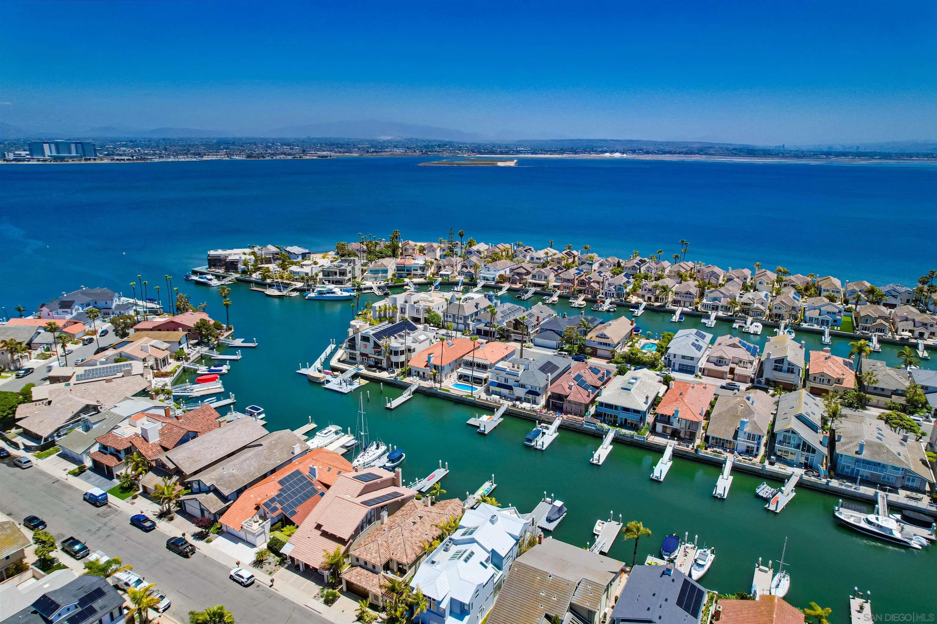 https://cdn.realtyfeed.com/cdn/127/250028321/49335d7d82b77774d5a02e5e19ac100a.webp