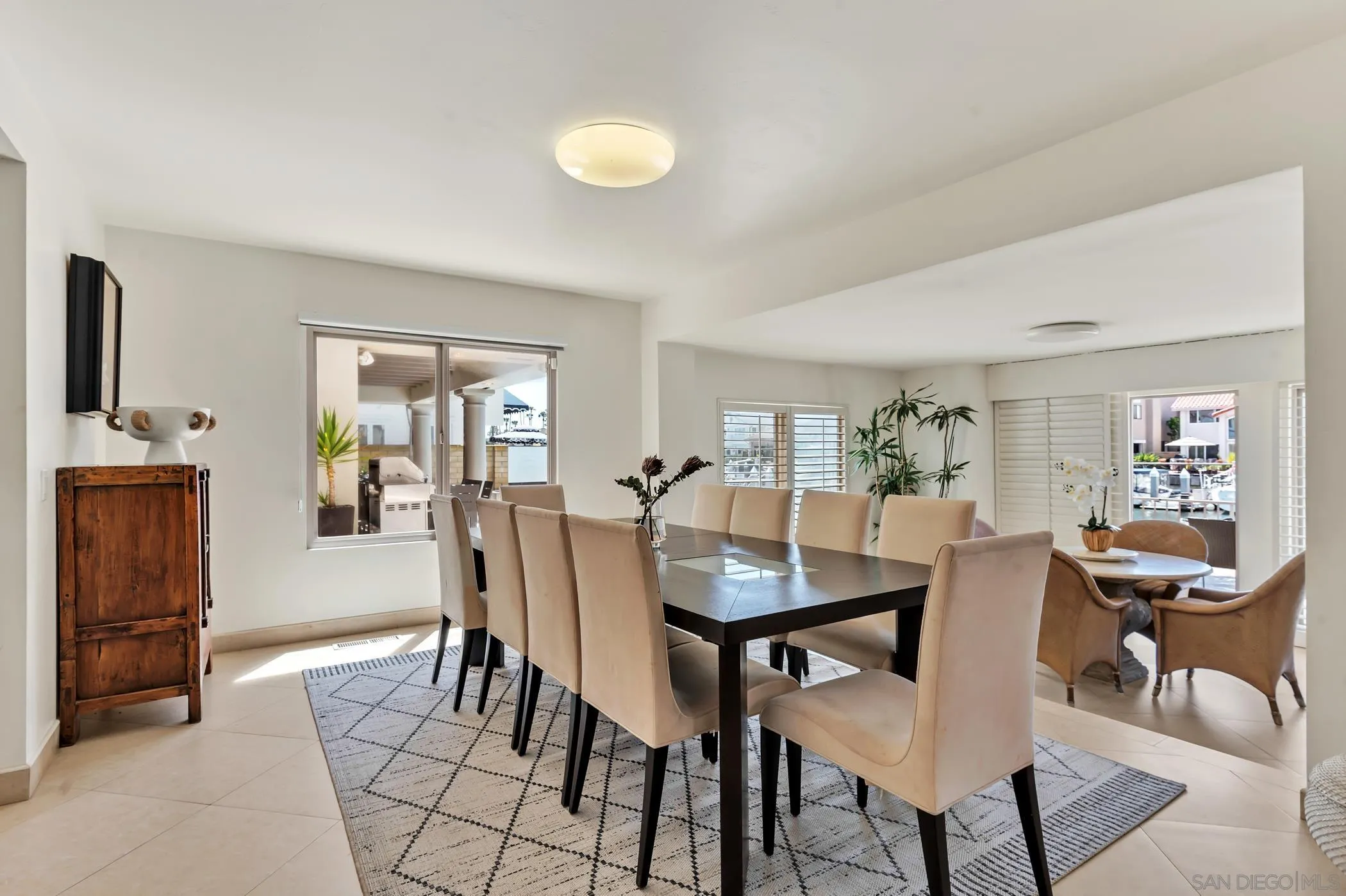 https://cdn.realtyfeed.com/cdn/127/250028321/49f639a3d55a4c2cb789c234395bf1f4.webp