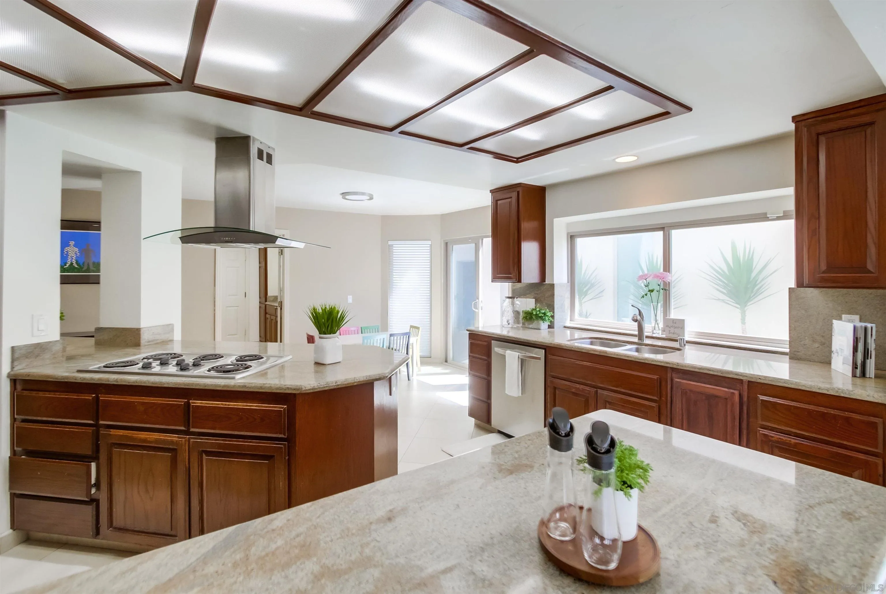 https://cdn.realtyfeed.com/cdn/127/250028321/599d9af1dd91b3f5229d79355c0009c6.webp