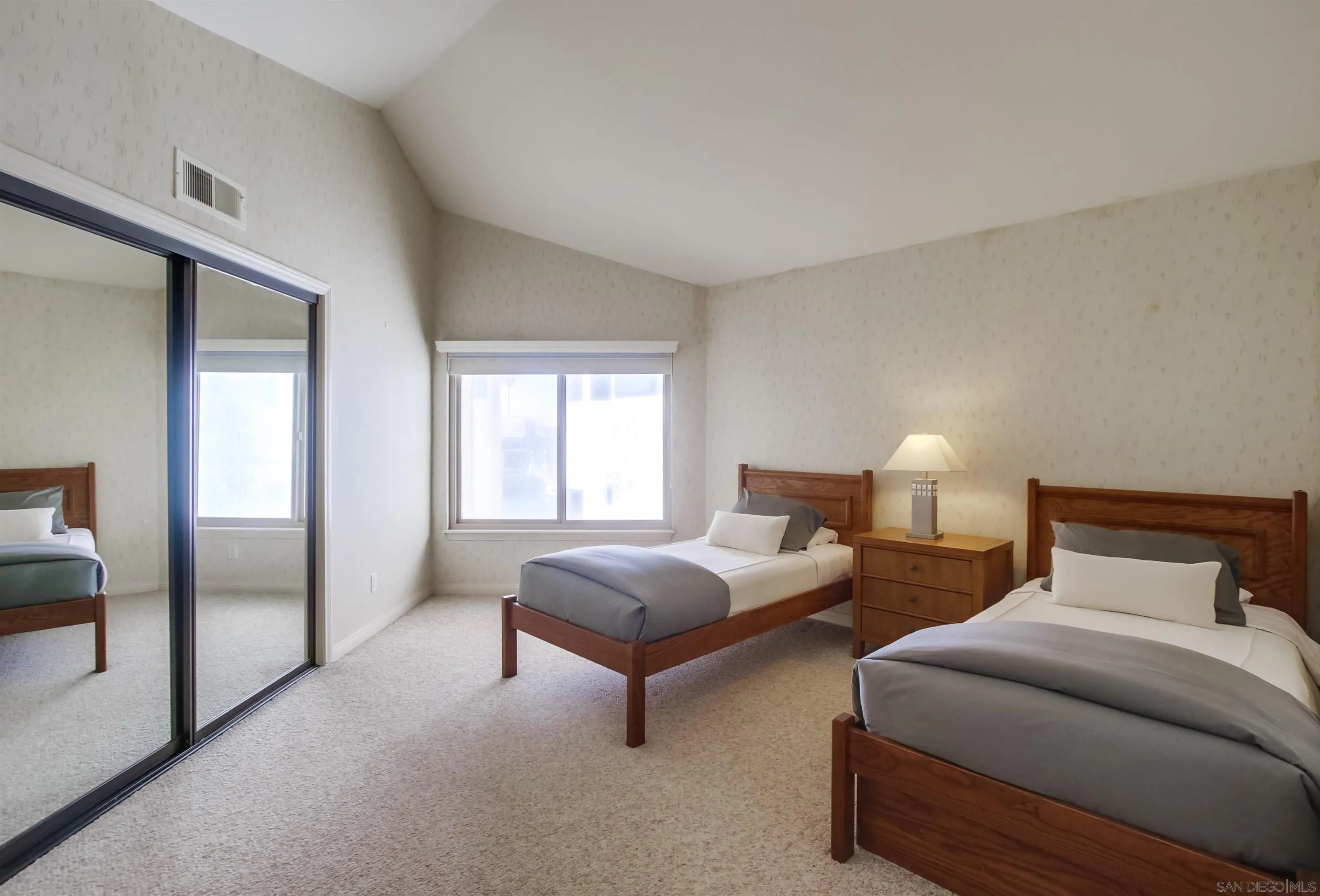 https://cdn.realtyfeed.com/cdn/127/250028321/e851a83fd42c005adc923147b1c51401.webp