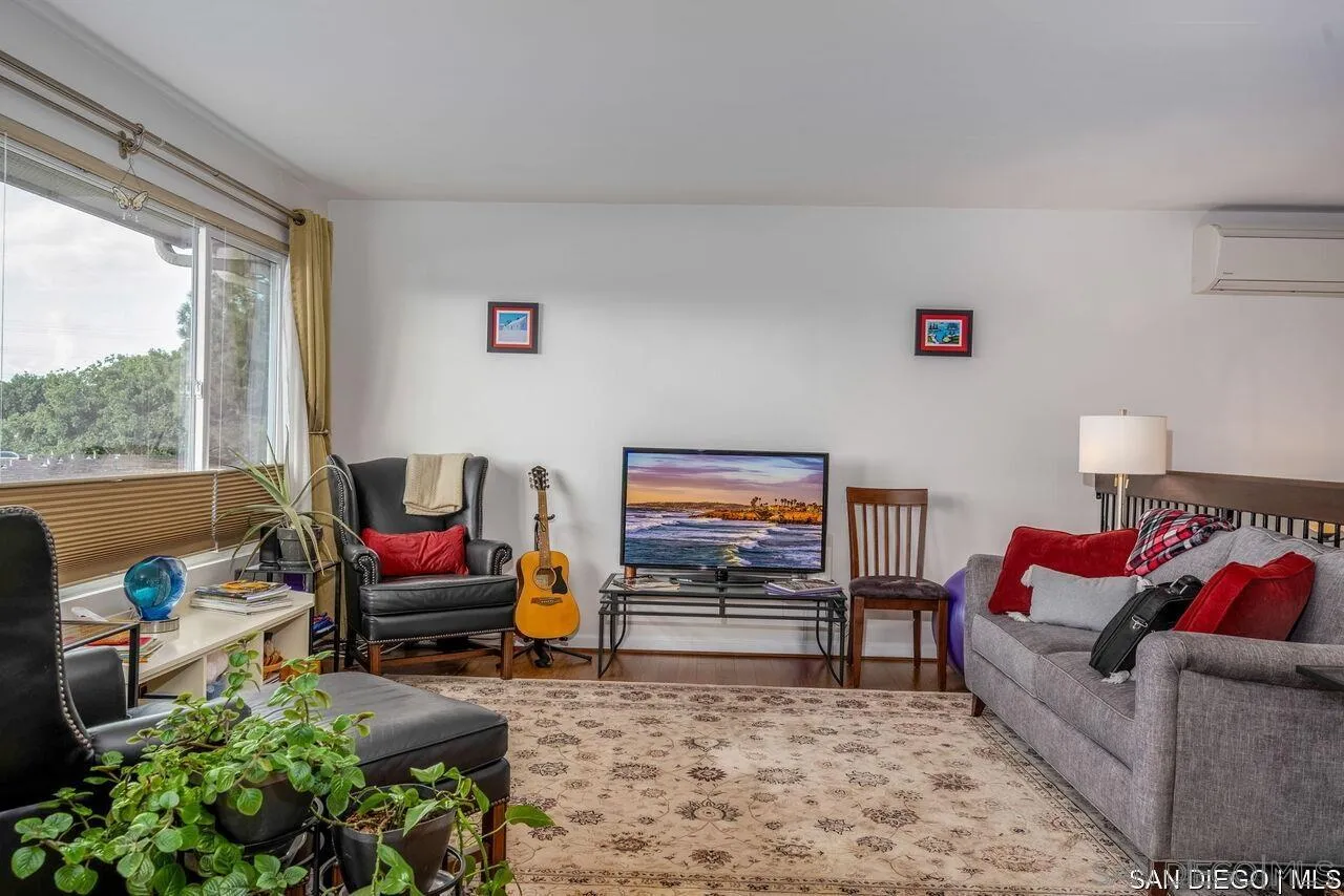 Photo #3: 250028325 Listing 