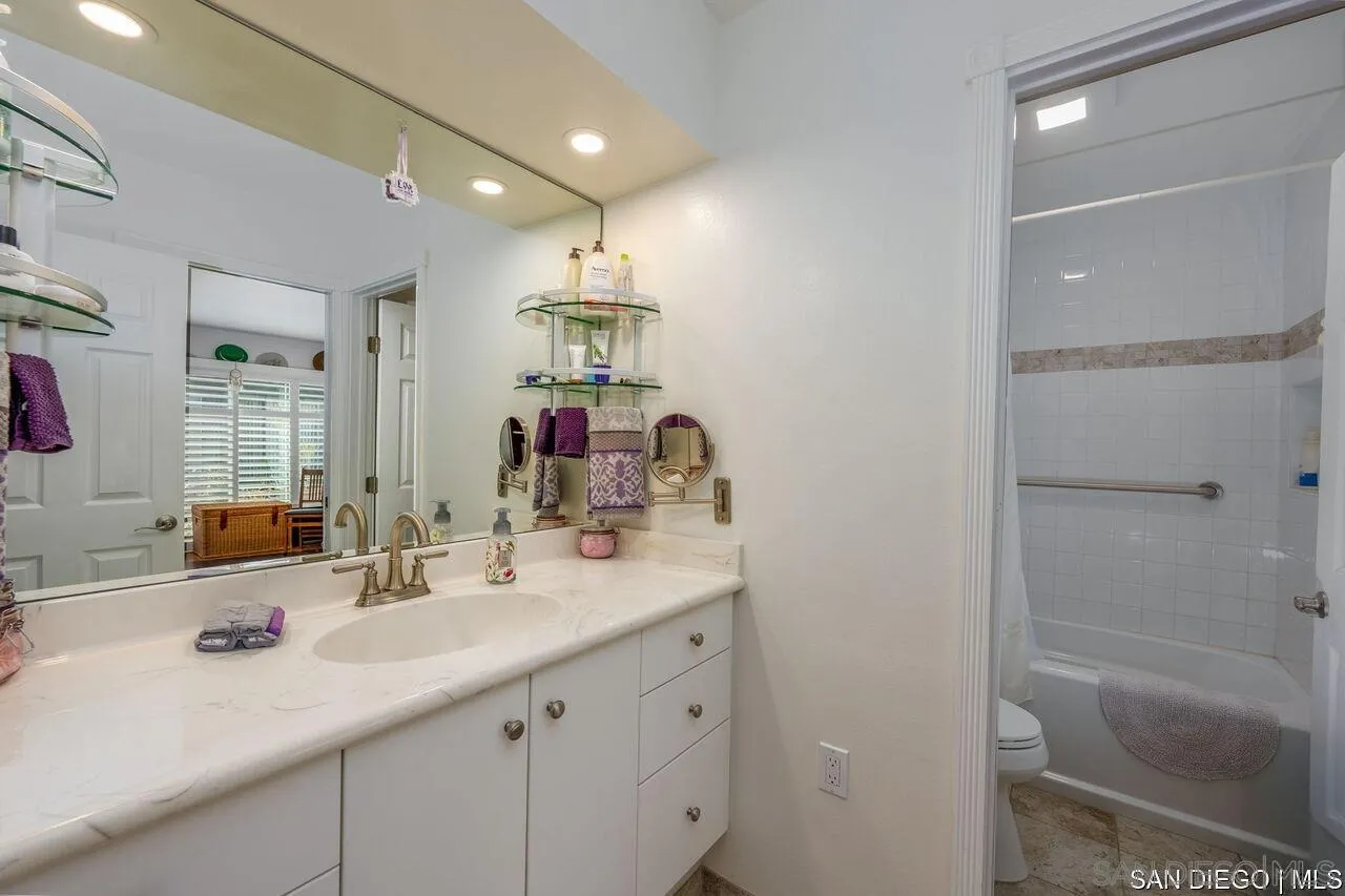 Photo #23: 250028325 Listing: Photo #23