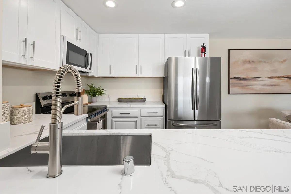 Photo #4: 250028327 Listing 