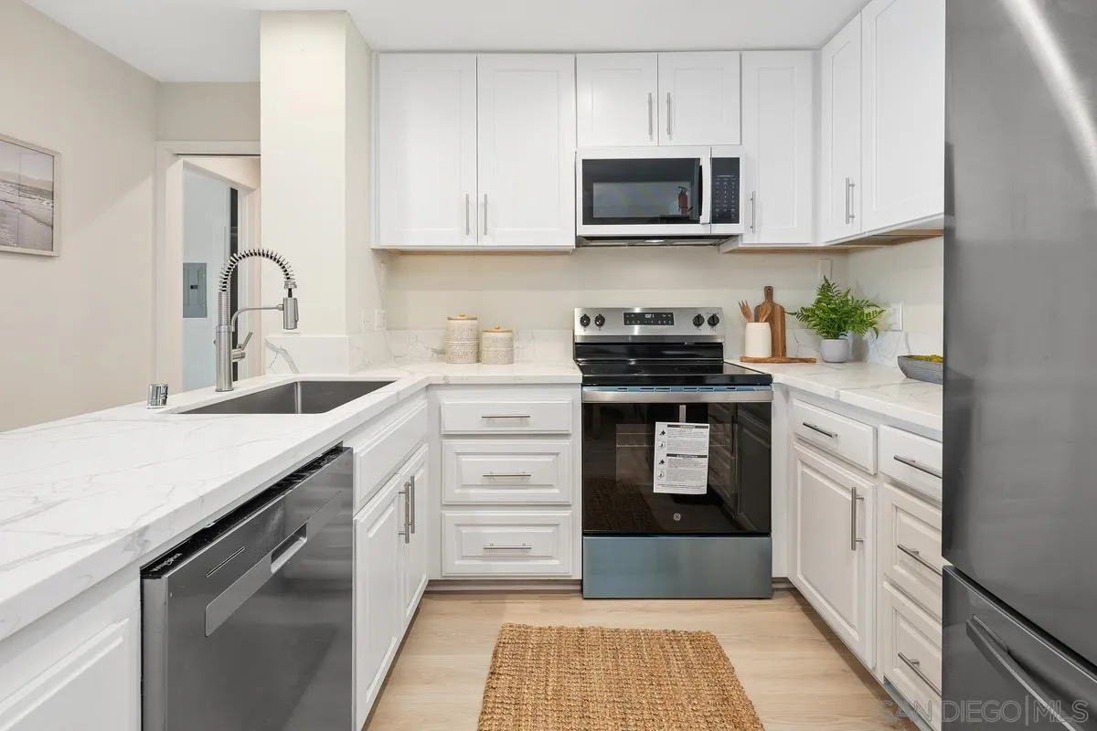 Photo #3: 250028327 Listing 