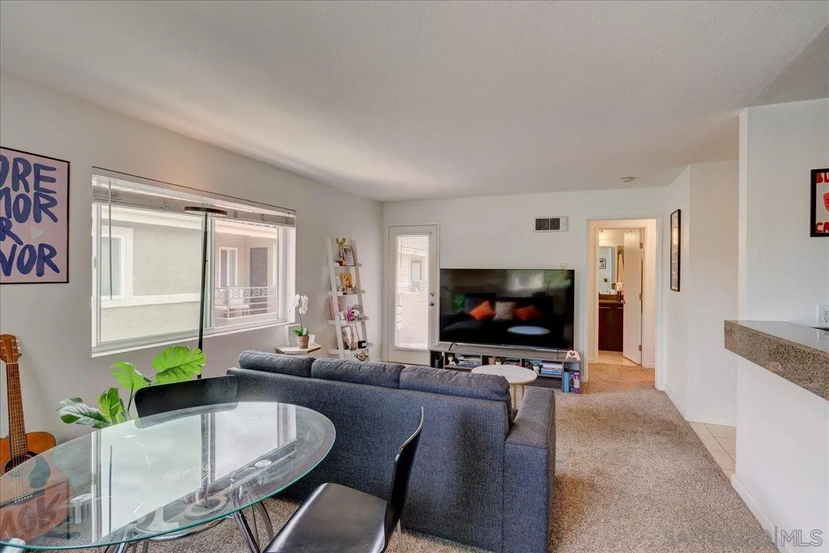 Photo #9: 250028330 Listing: Photo #9