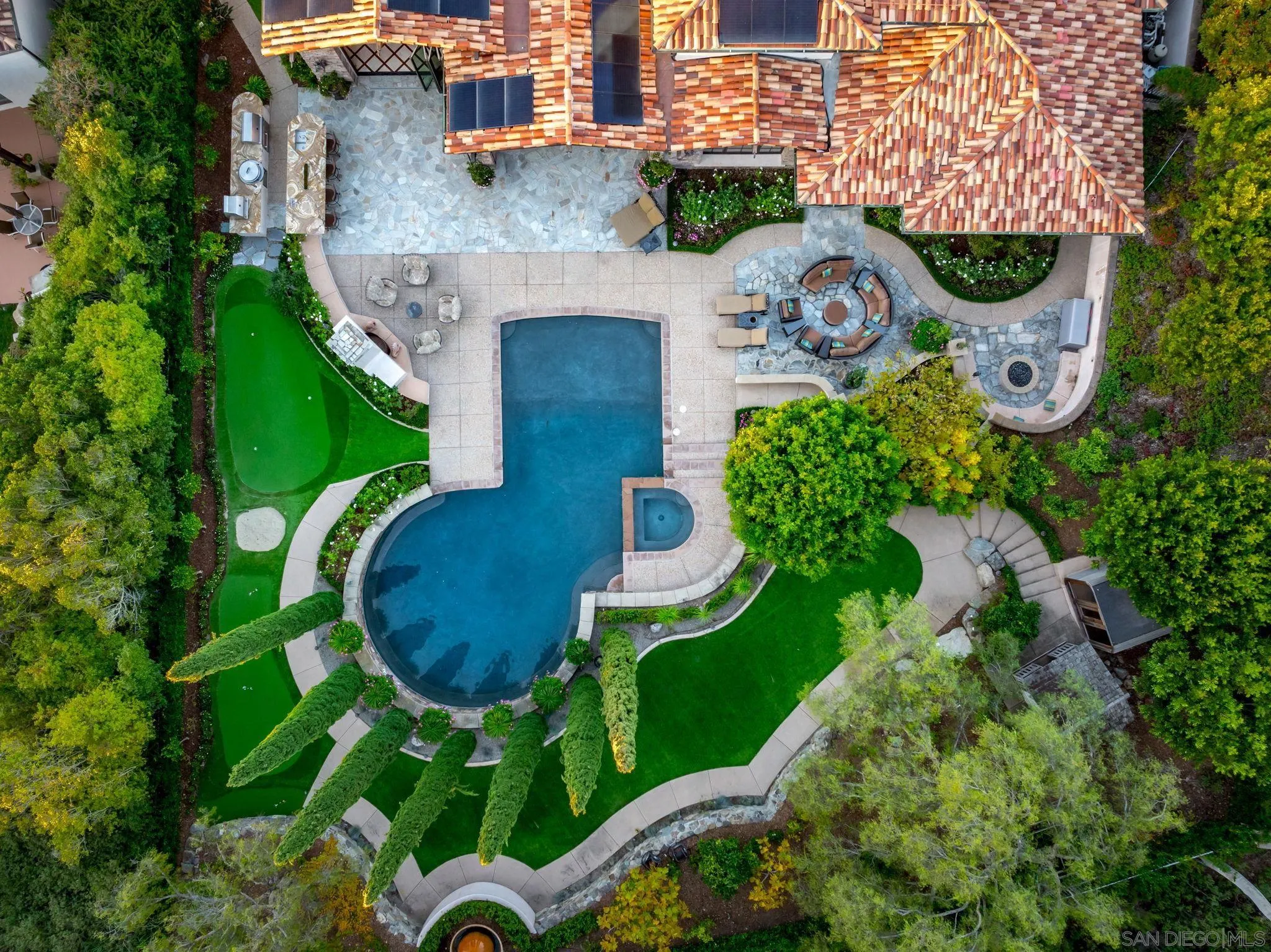 https://cdn.realtyfeed.com/cdn/127/250028339/01ae0686083bd33086cadd7bdab12ec6.webp
