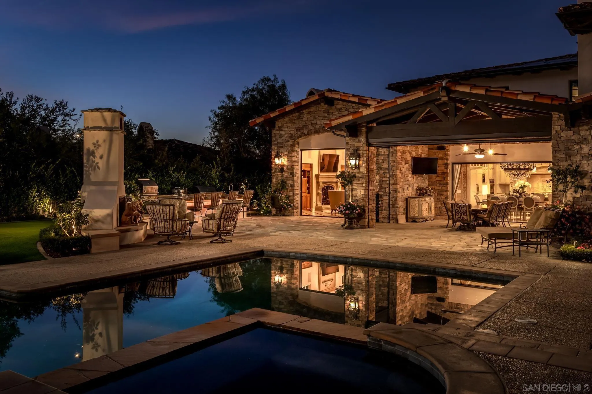 https://cdn.realtyfeed.com/cdn/127/250028339/395d4ef0f4eee29cd662f310fe40c87e.webp