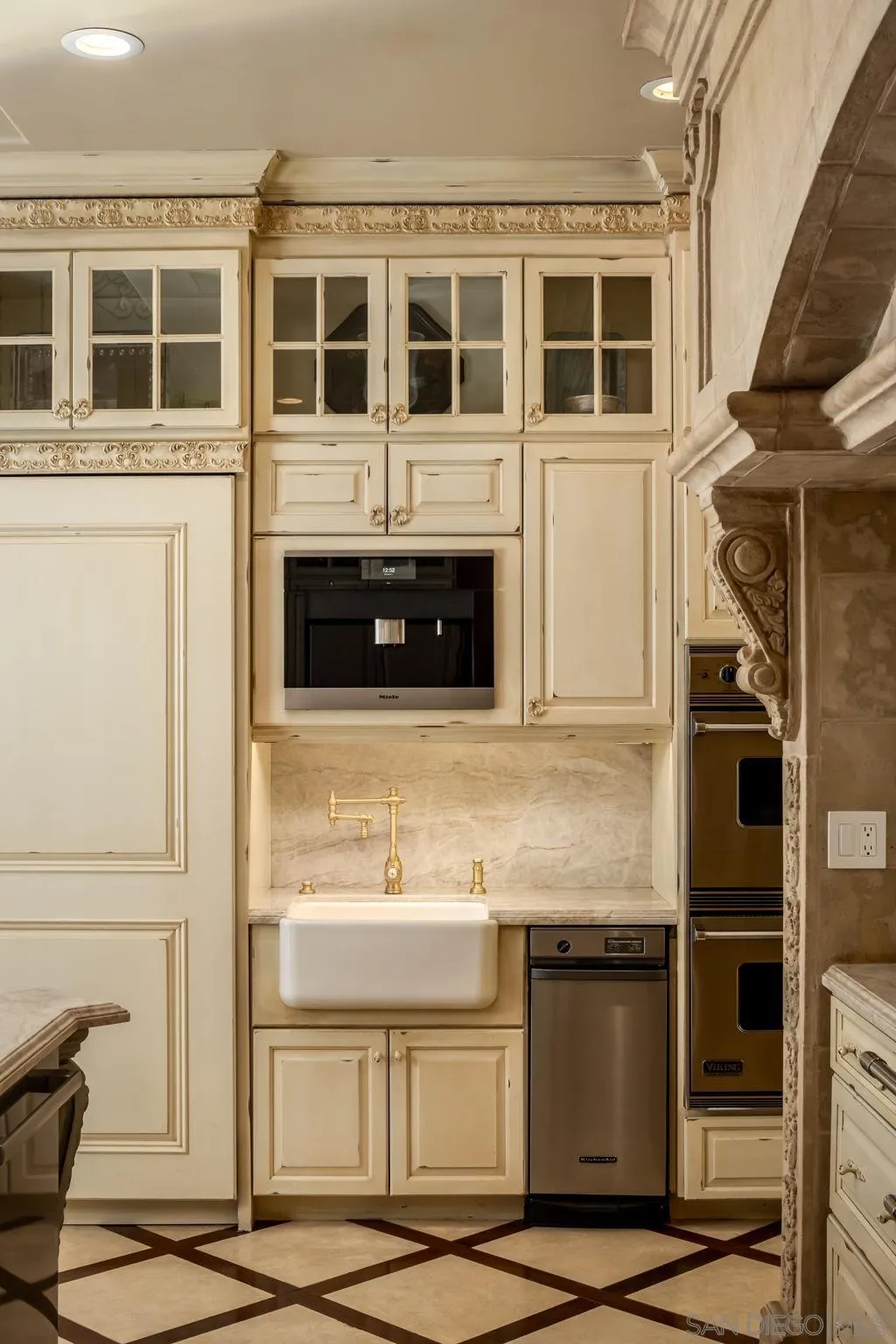 https://cdn.realtyfeed.com/cdn/127/250028339/e4cbe4c91bb949723b0fe2f094edf7ec.webp