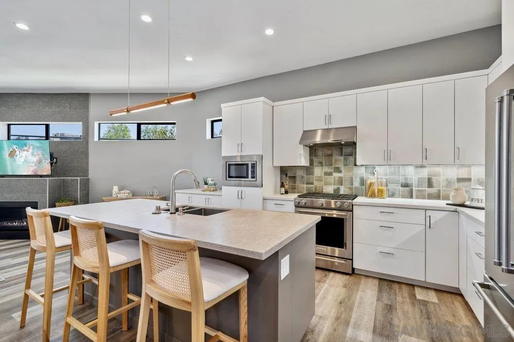 Photo #5: 250028345 Listing 