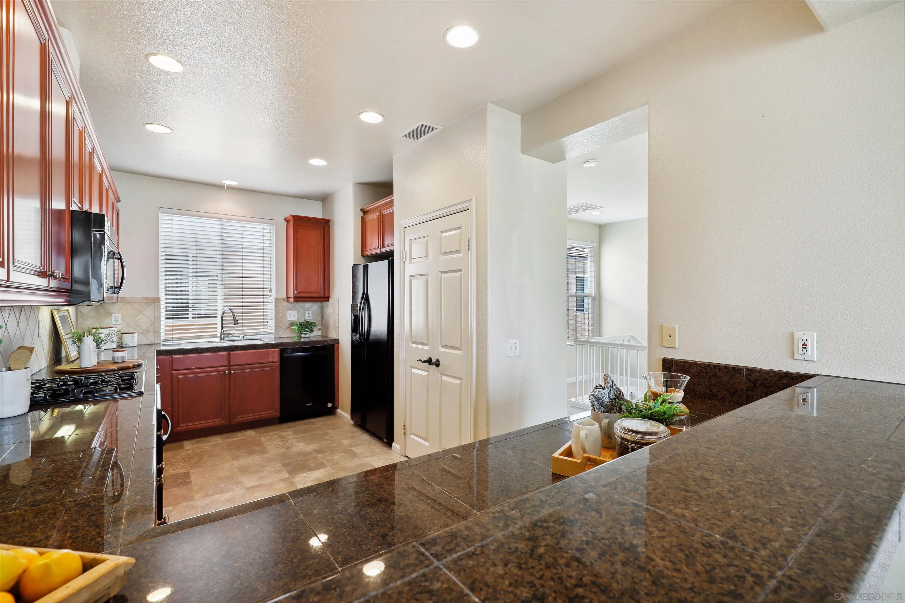 Photo #16: 250028350 Listing: Photo #16