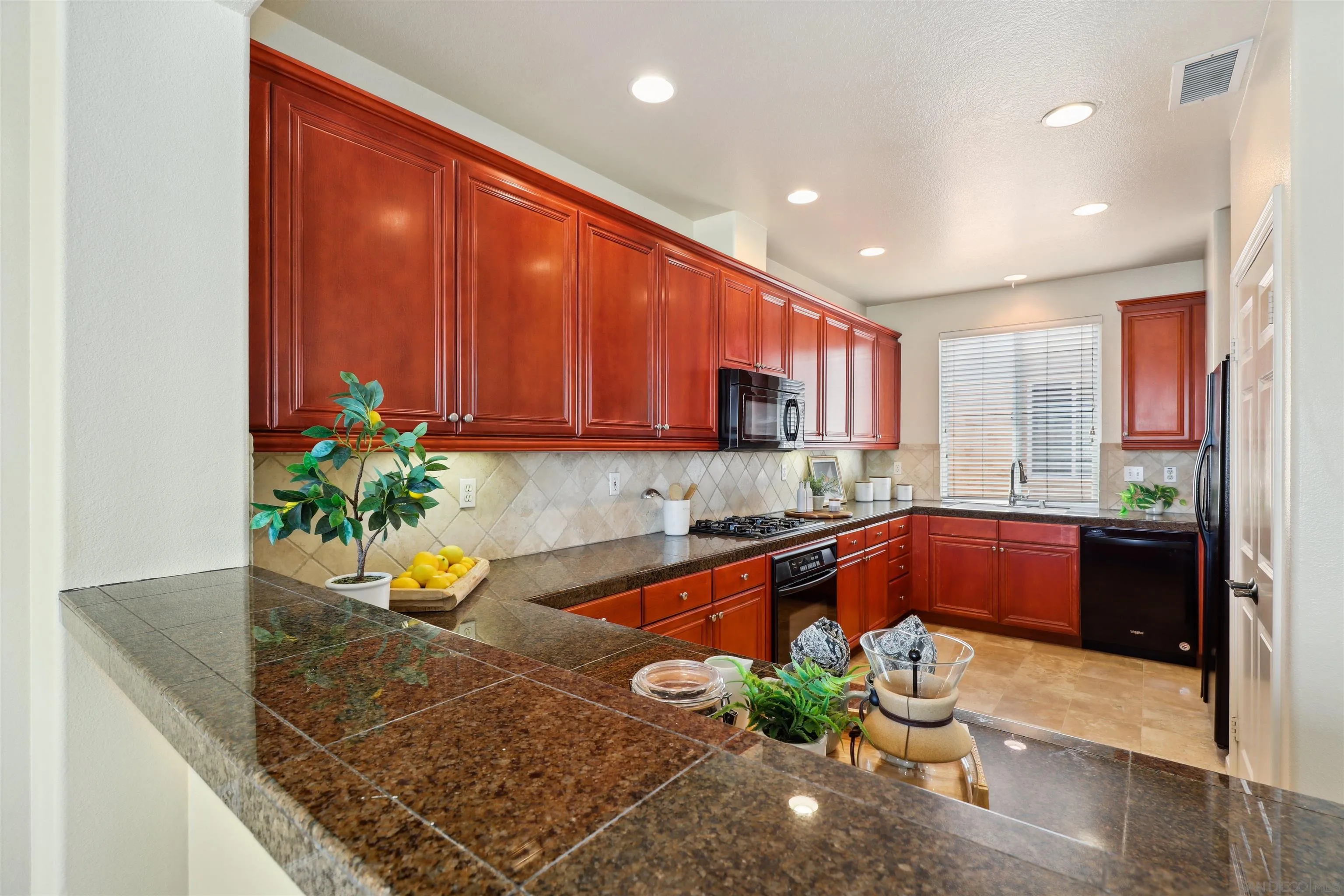 Photo #15: 250028350 Listing: Photo #15