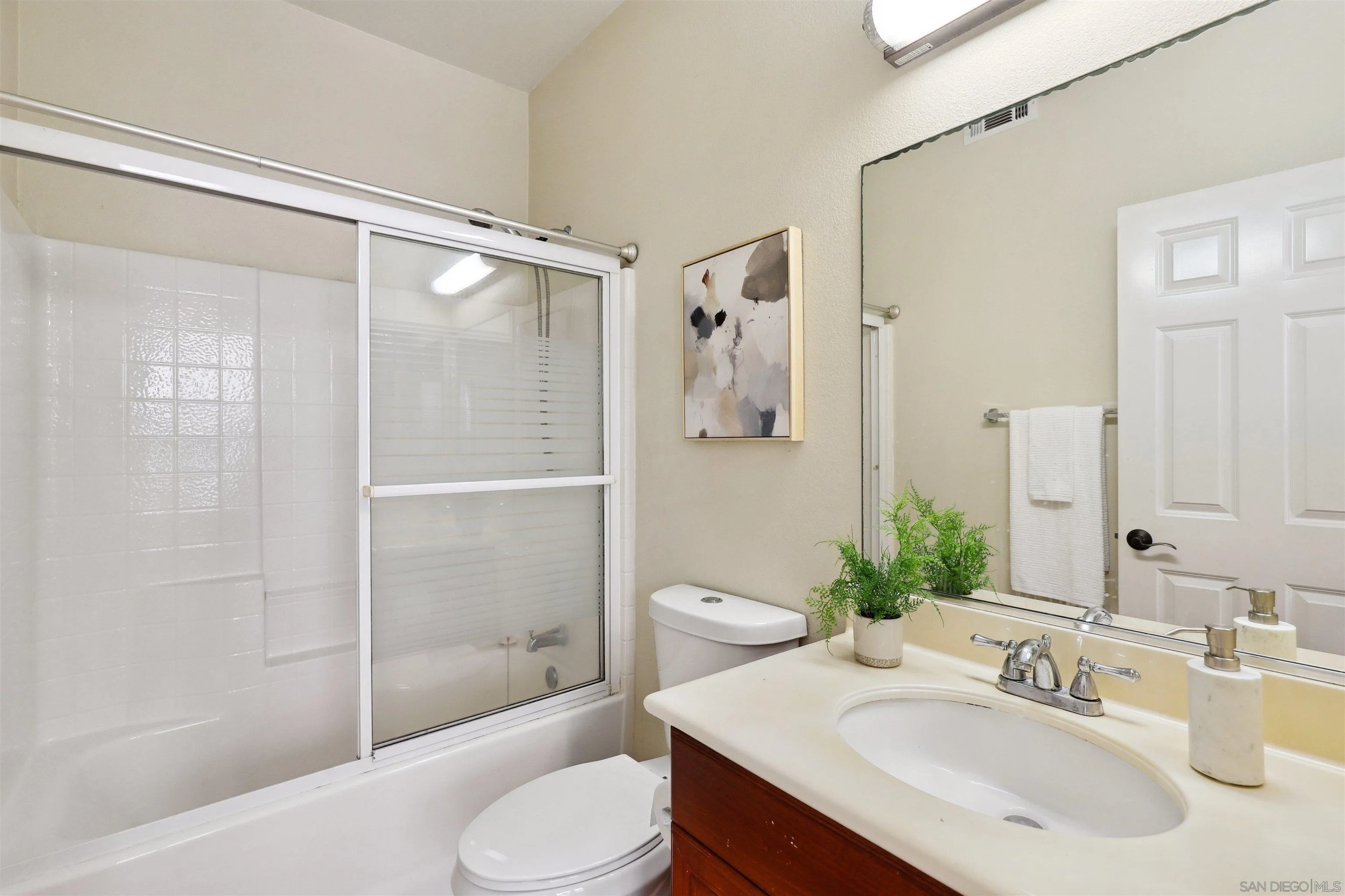 Photo #26: 250028350 Listing: Photo #26