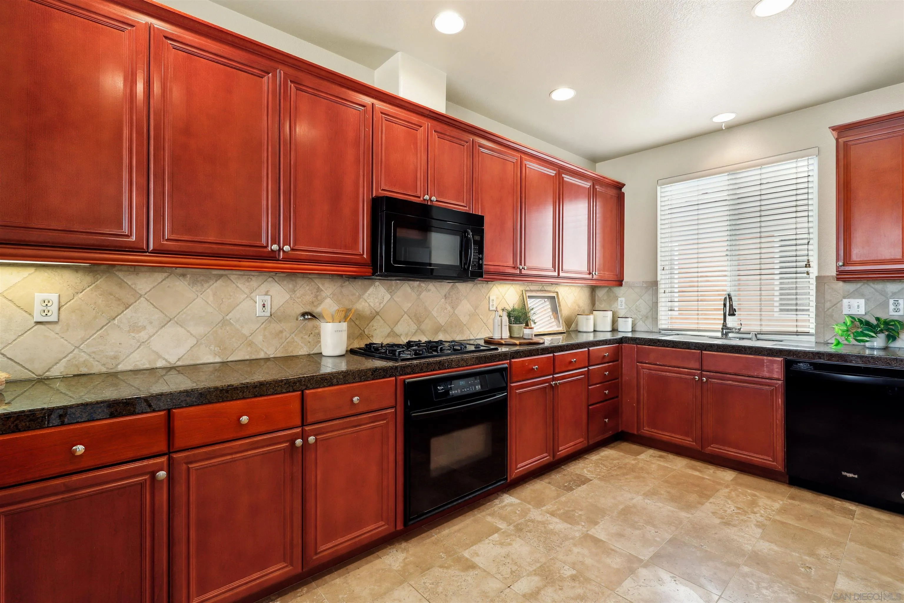 Photo #17: 250028350 Listing: Photo #17