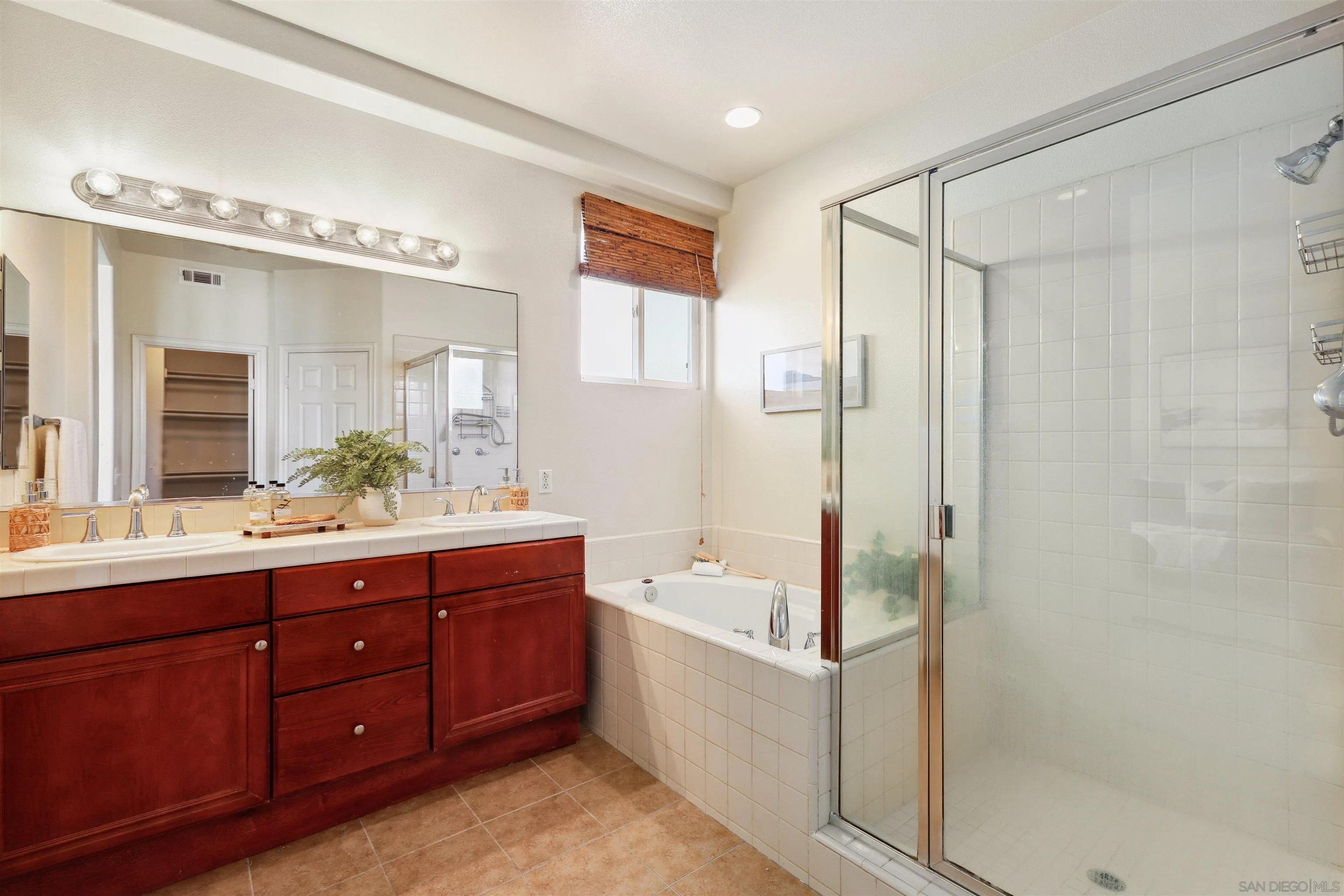Photo #22: 250028350 Listing: Photo #22