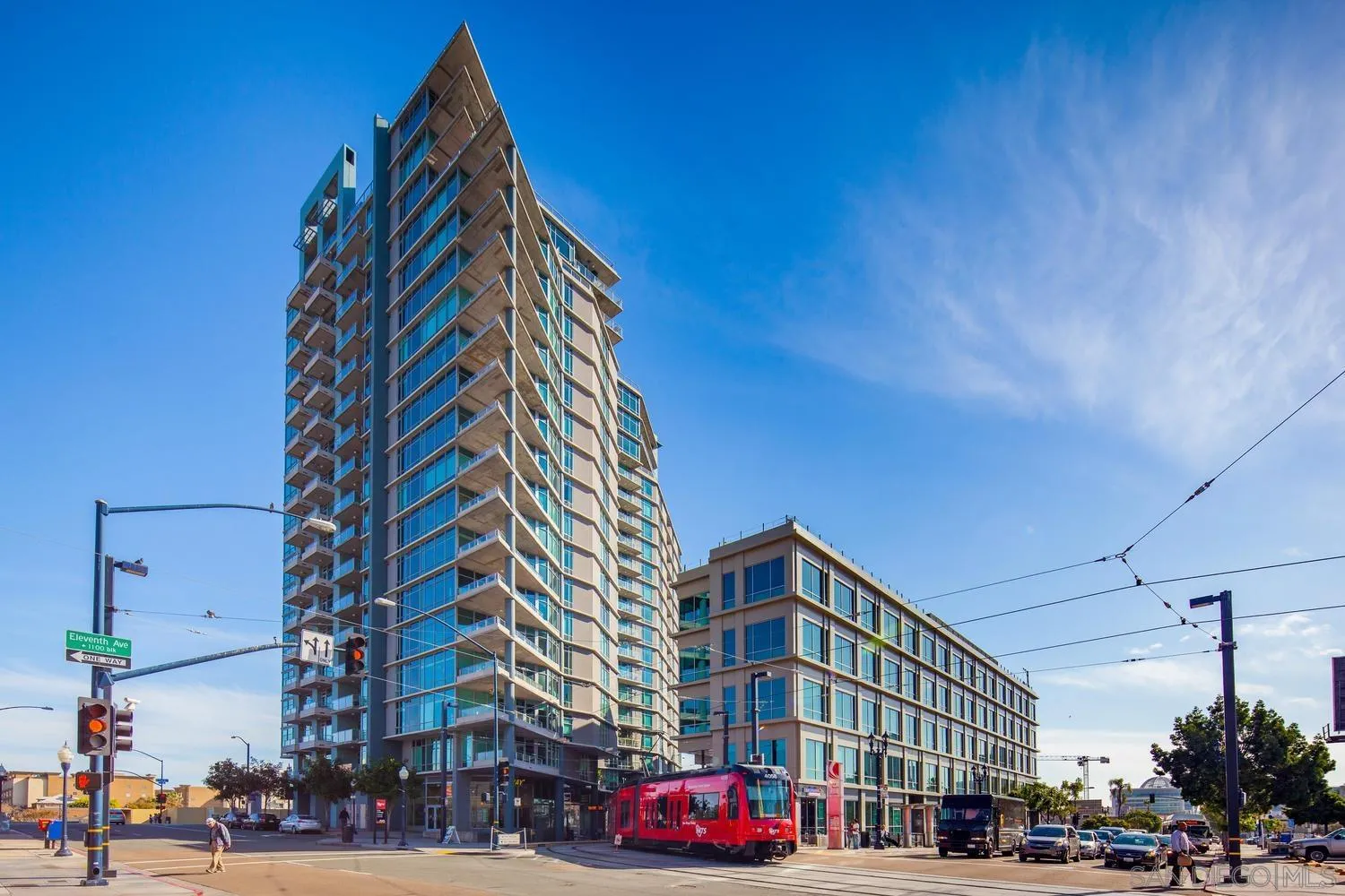 More Details about MLS # 250028355 : 1080 PARK BLVD UNIT 902