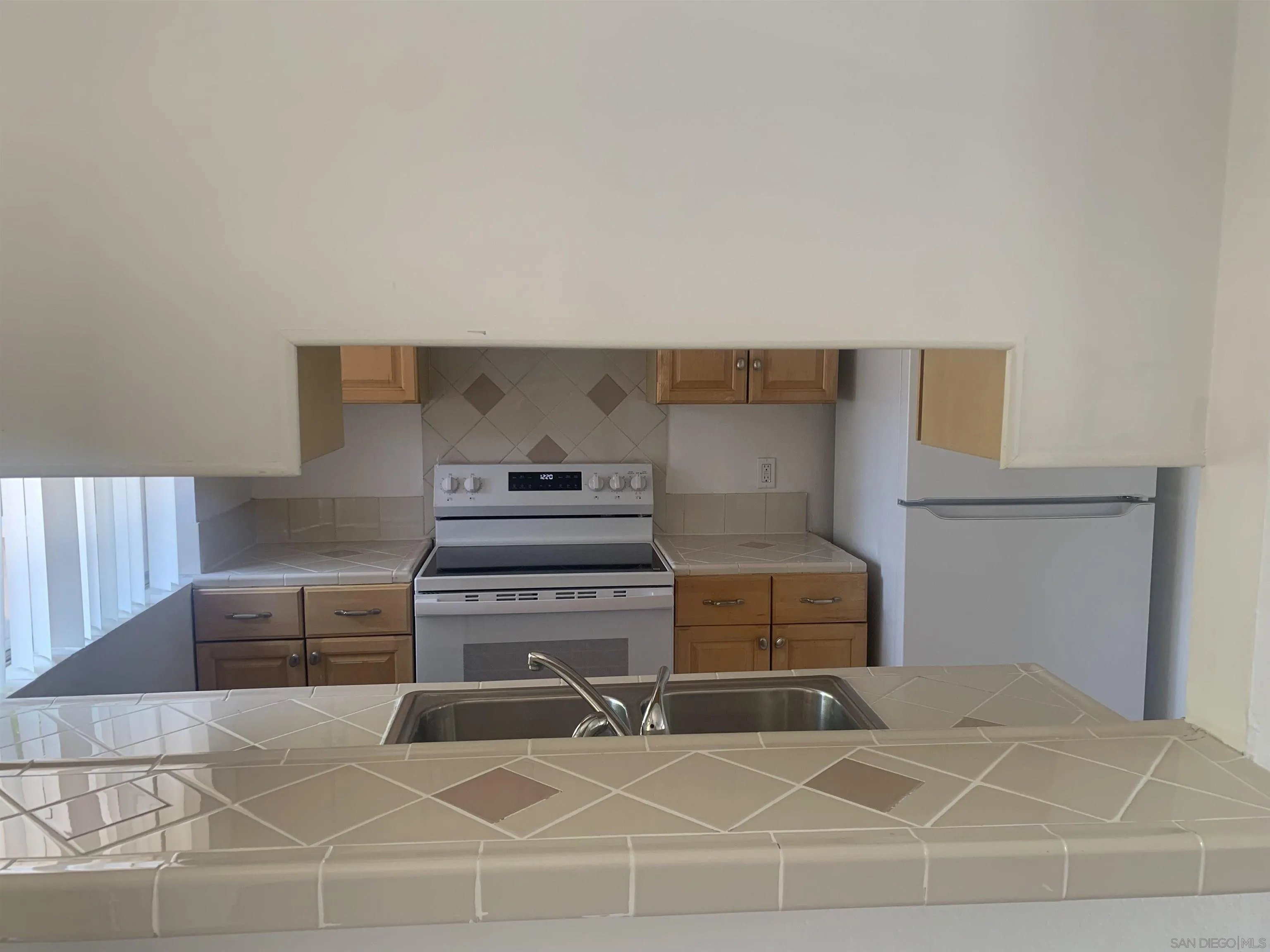 Photo #3: 250028366 Listing 