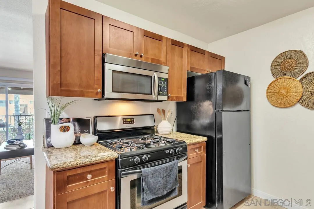 Photo #2: 250028367 Listing 