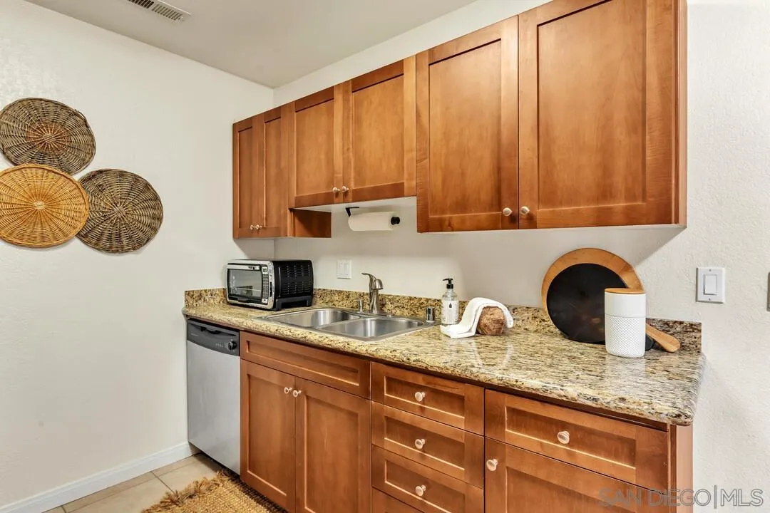 Photo #4: 250028367 Listing 