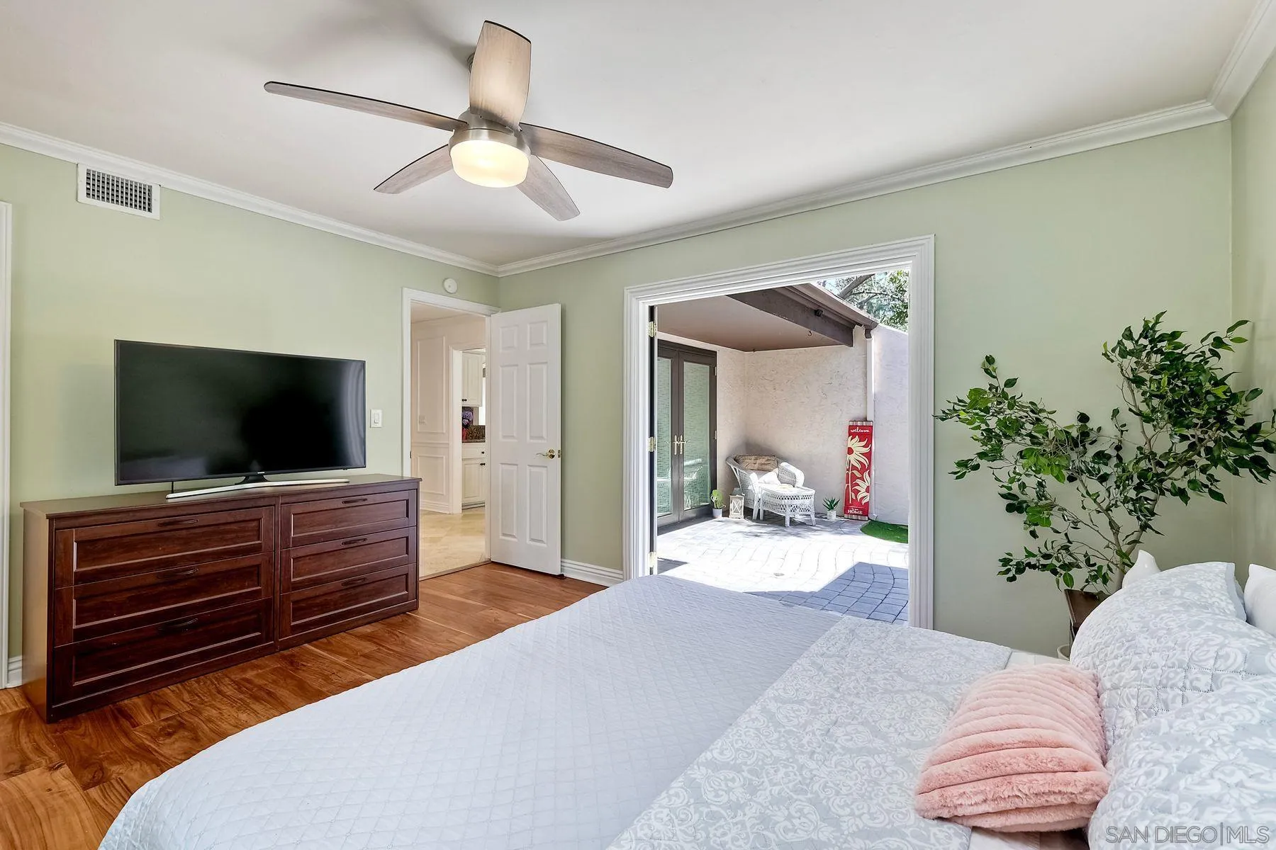 https://cdn.realtyfeed.com/cdn/127/250028368/959ac5dd9f0c21bdce5b514079c1895f.webp