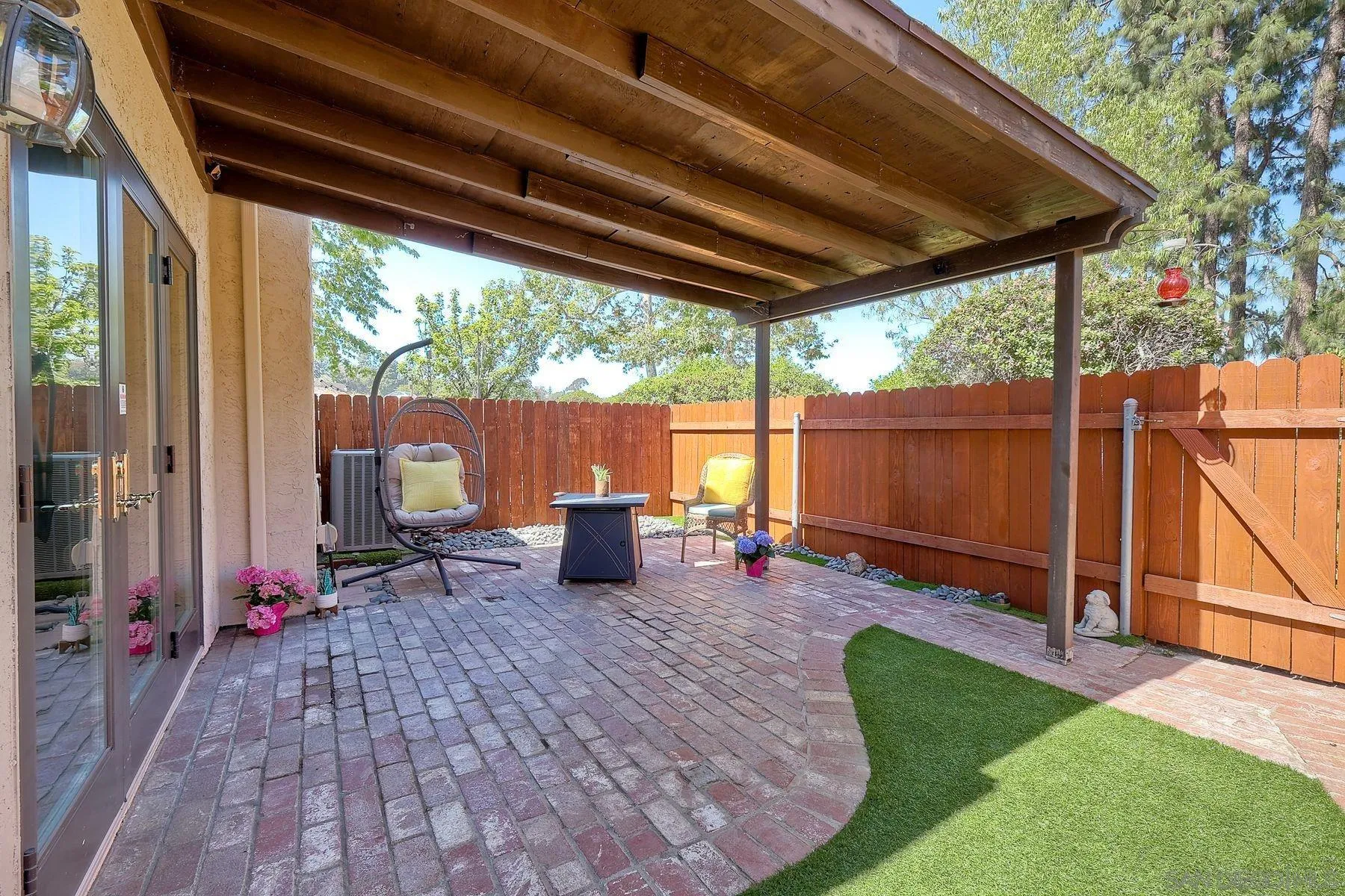 https://cdn.realtyfeed.com/cdn/127/250028368/e8269cdfadef570a5964c73a469afd50.webp