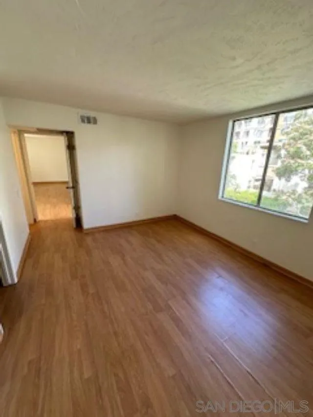 Photo #12: 250028392 Listing: Photo #12